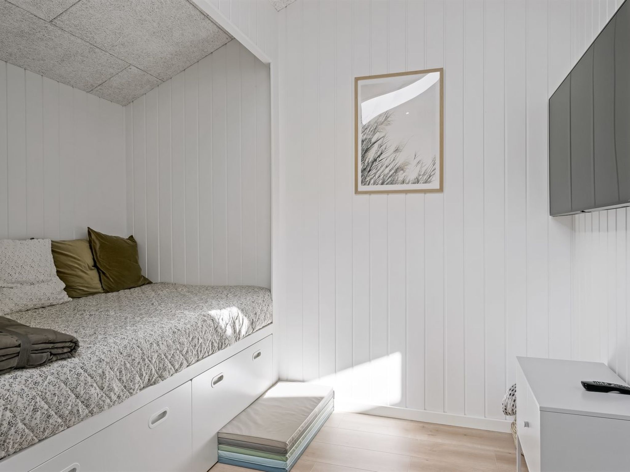"Ema" - 1.9km from the sea - Binnen