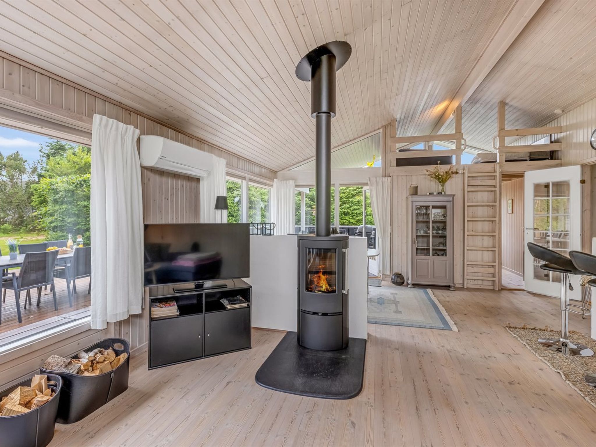 "Anouk" - 2km from the sea - Binnen