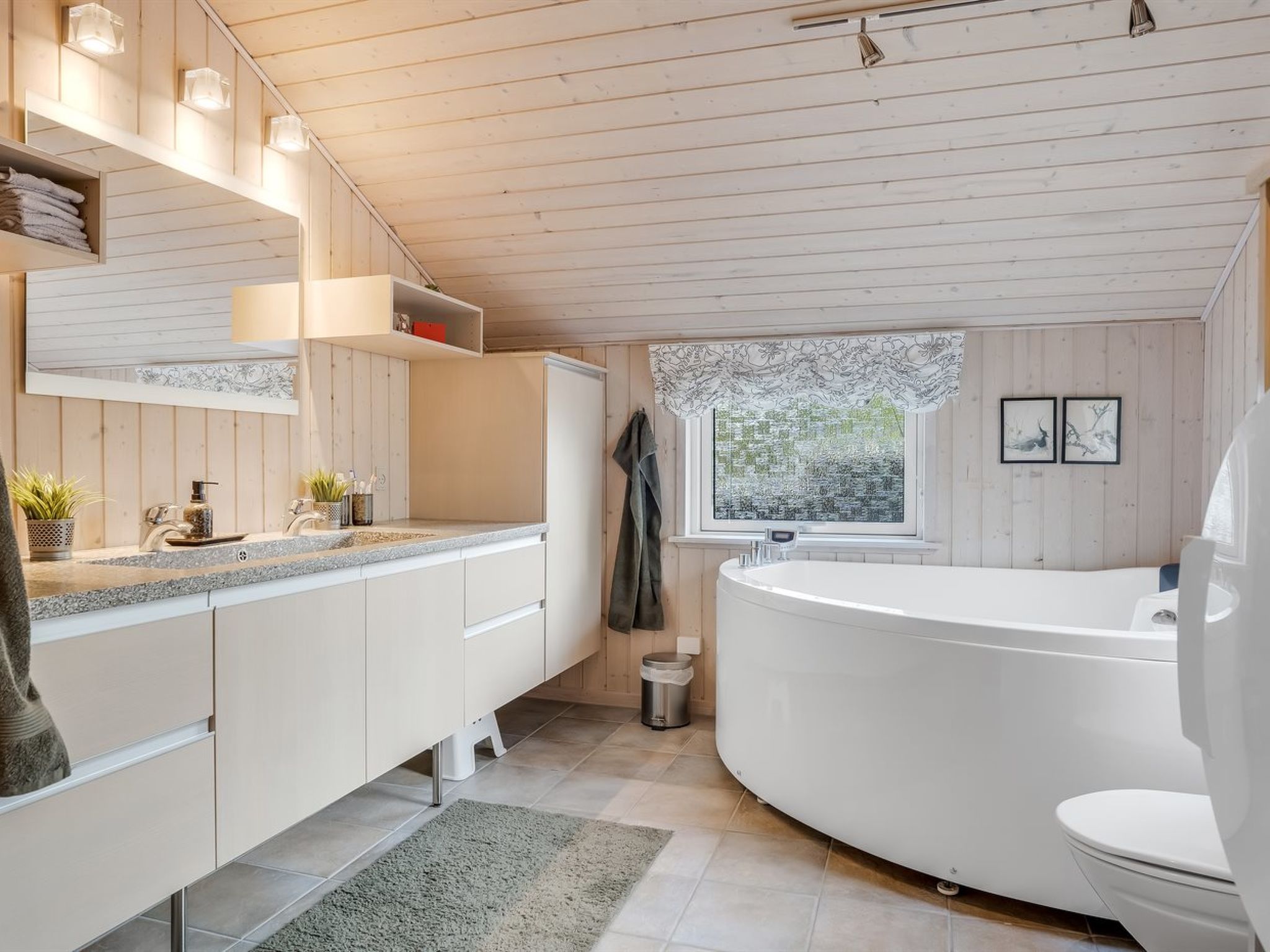 "Onni" - 2.3km from the sea