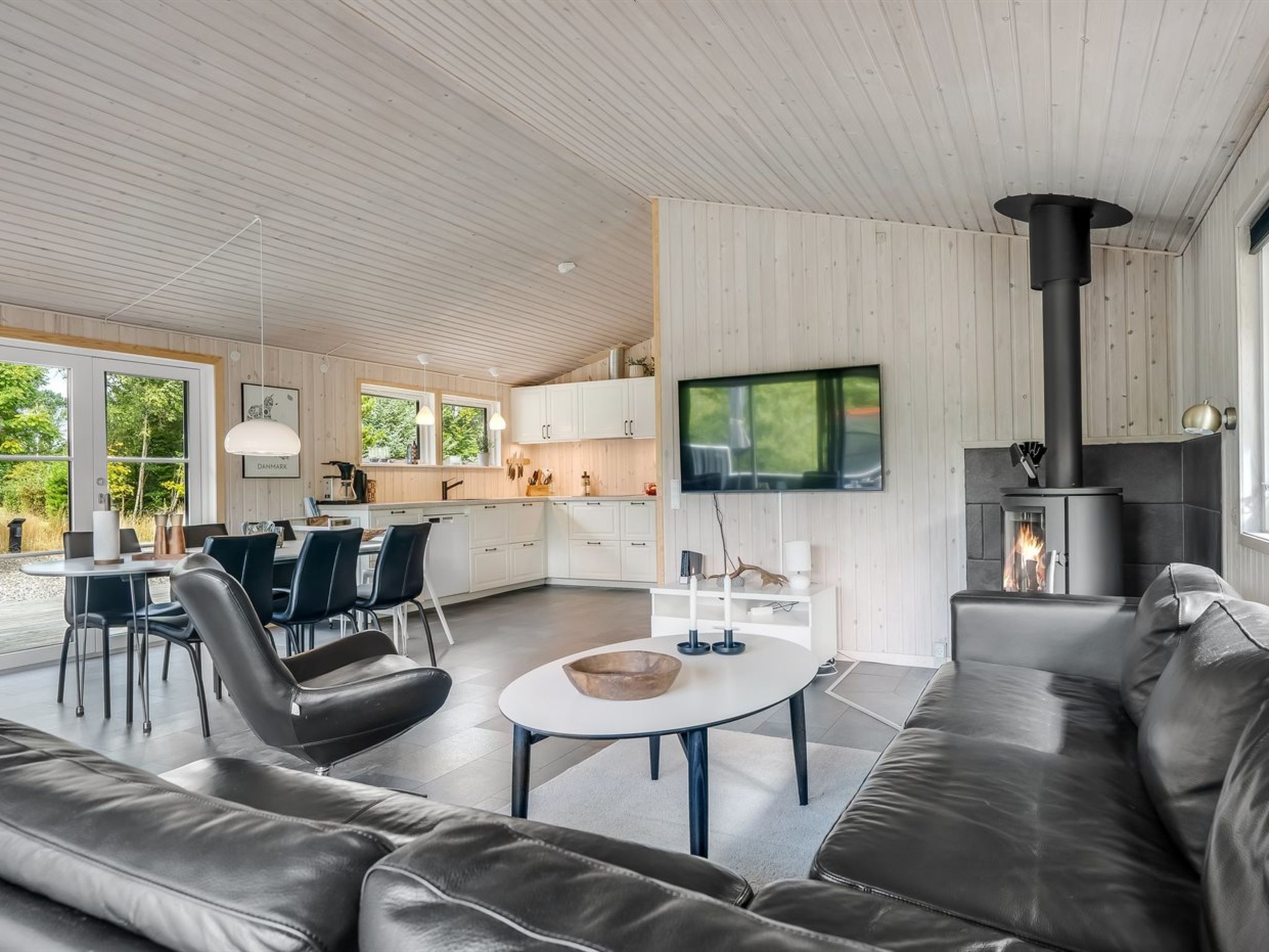 "Onni" - 2.3km from the sea - Binnen