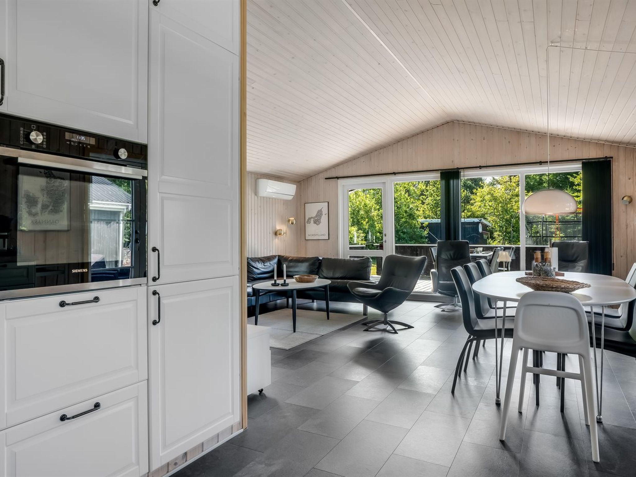 "Onni" - 2.3km from the sea - Binnen