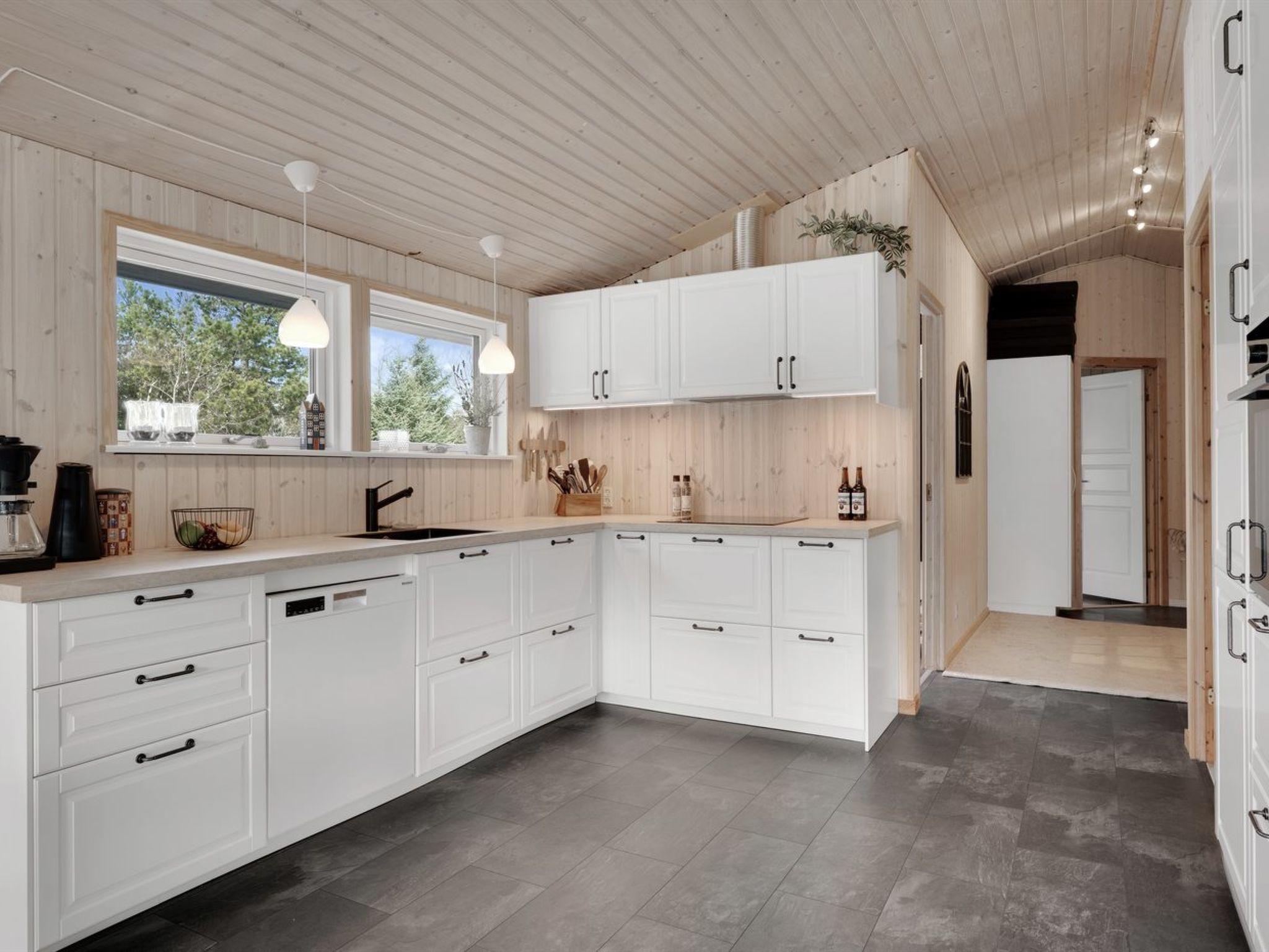 "Onni" - 2.3km from the sea - Binnen