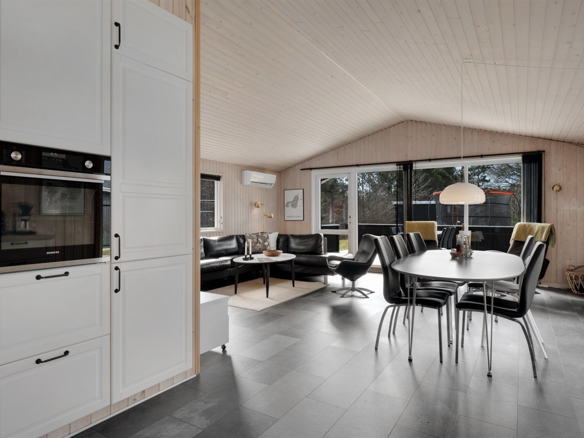 "Onni" - 2.3km from the sea - Binnen