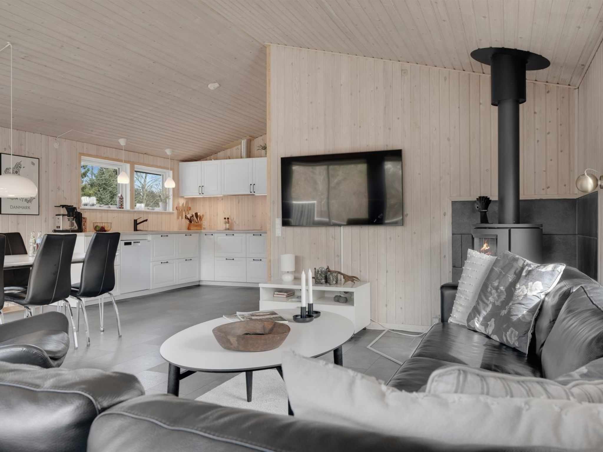"Onni" - 2.3km from the sea - Binnen