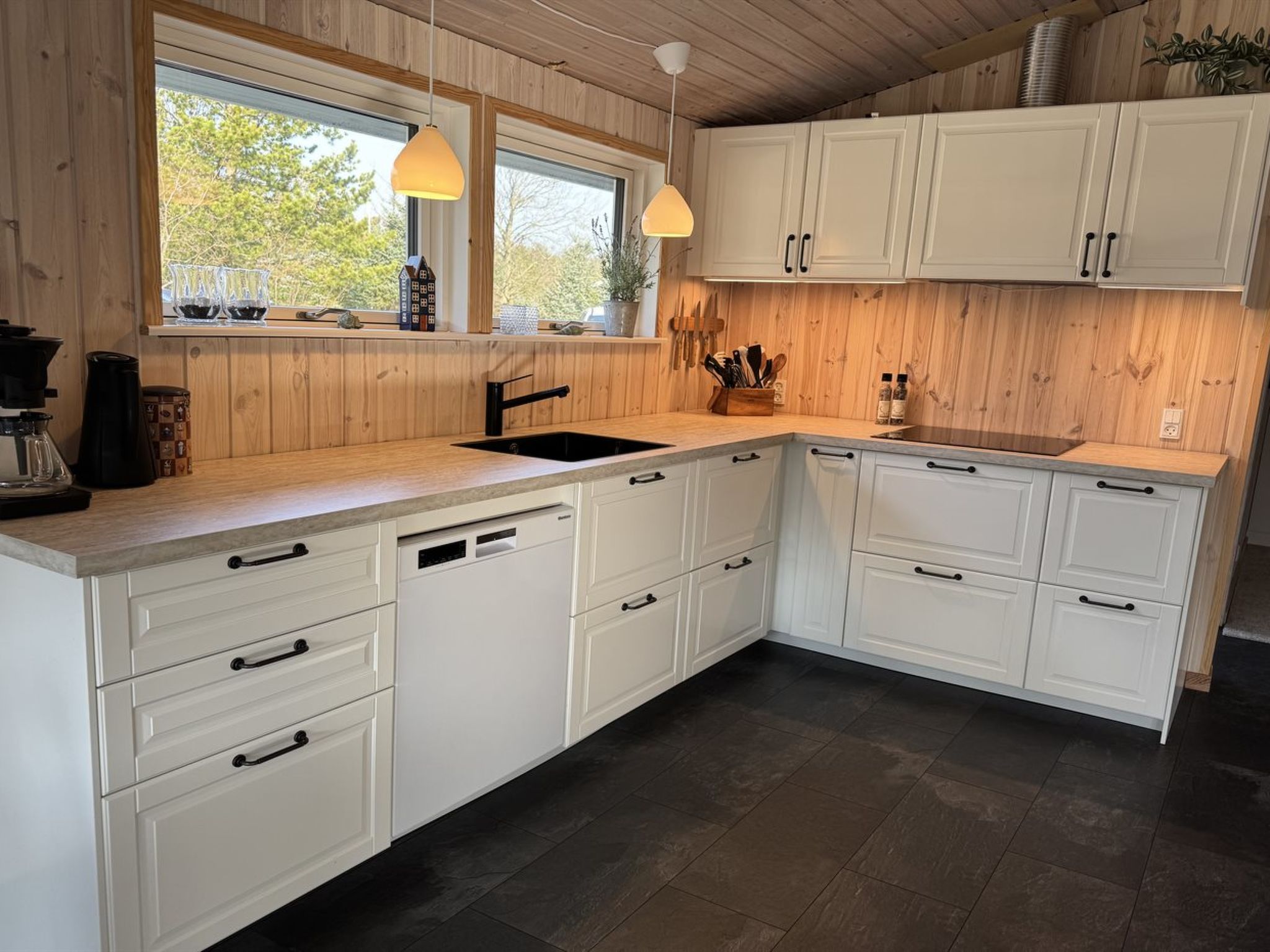 "Onni" - 2.3km from the sea-Inside