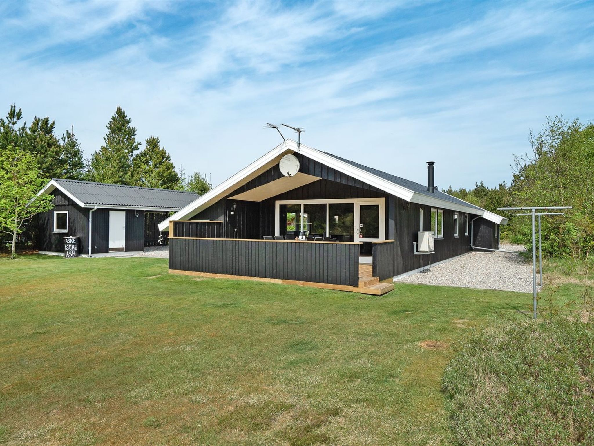 "Onni" - 2.3km from the sea-Outside