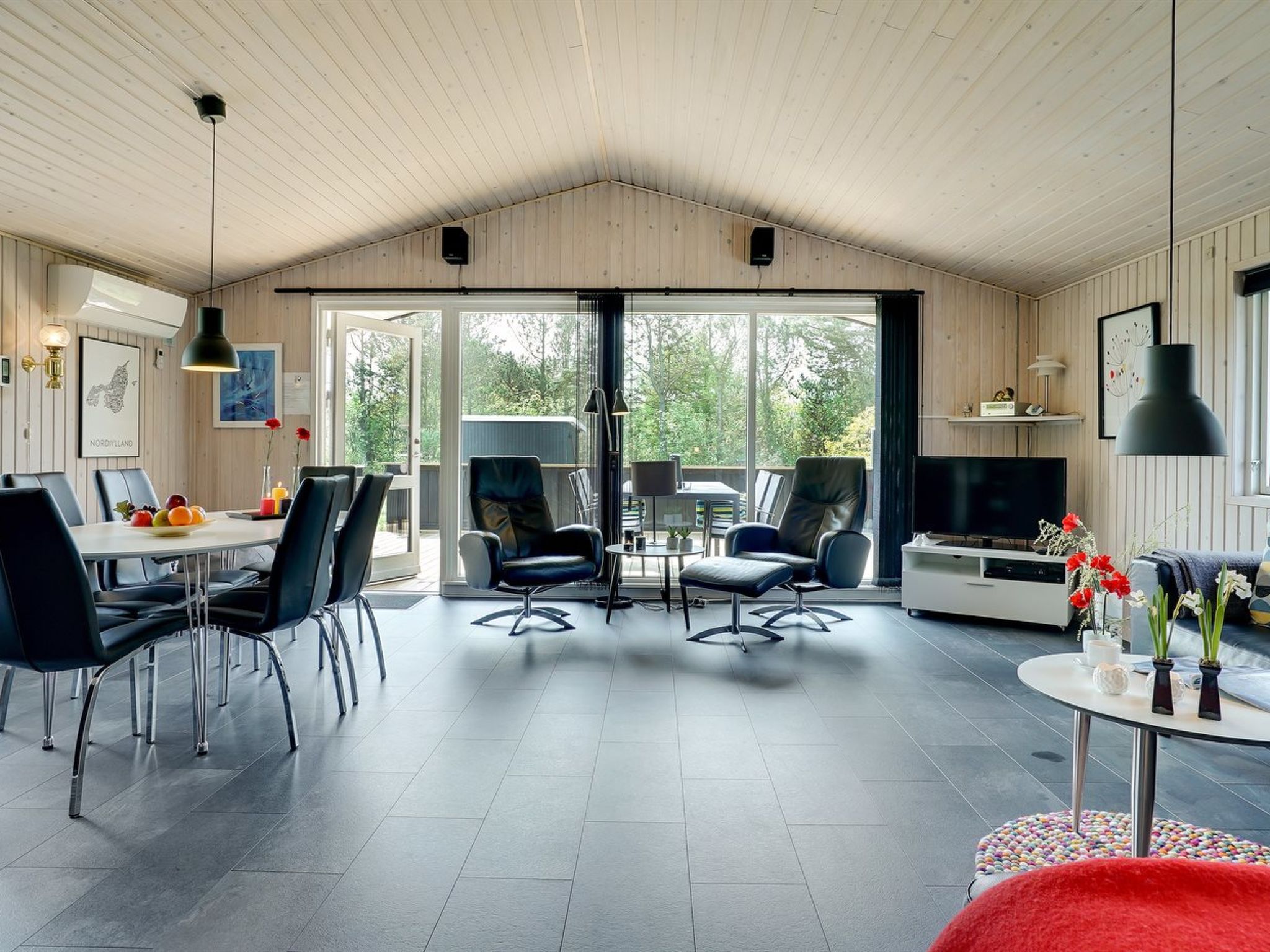 "Onni" - 2.3km from the sea-Inside