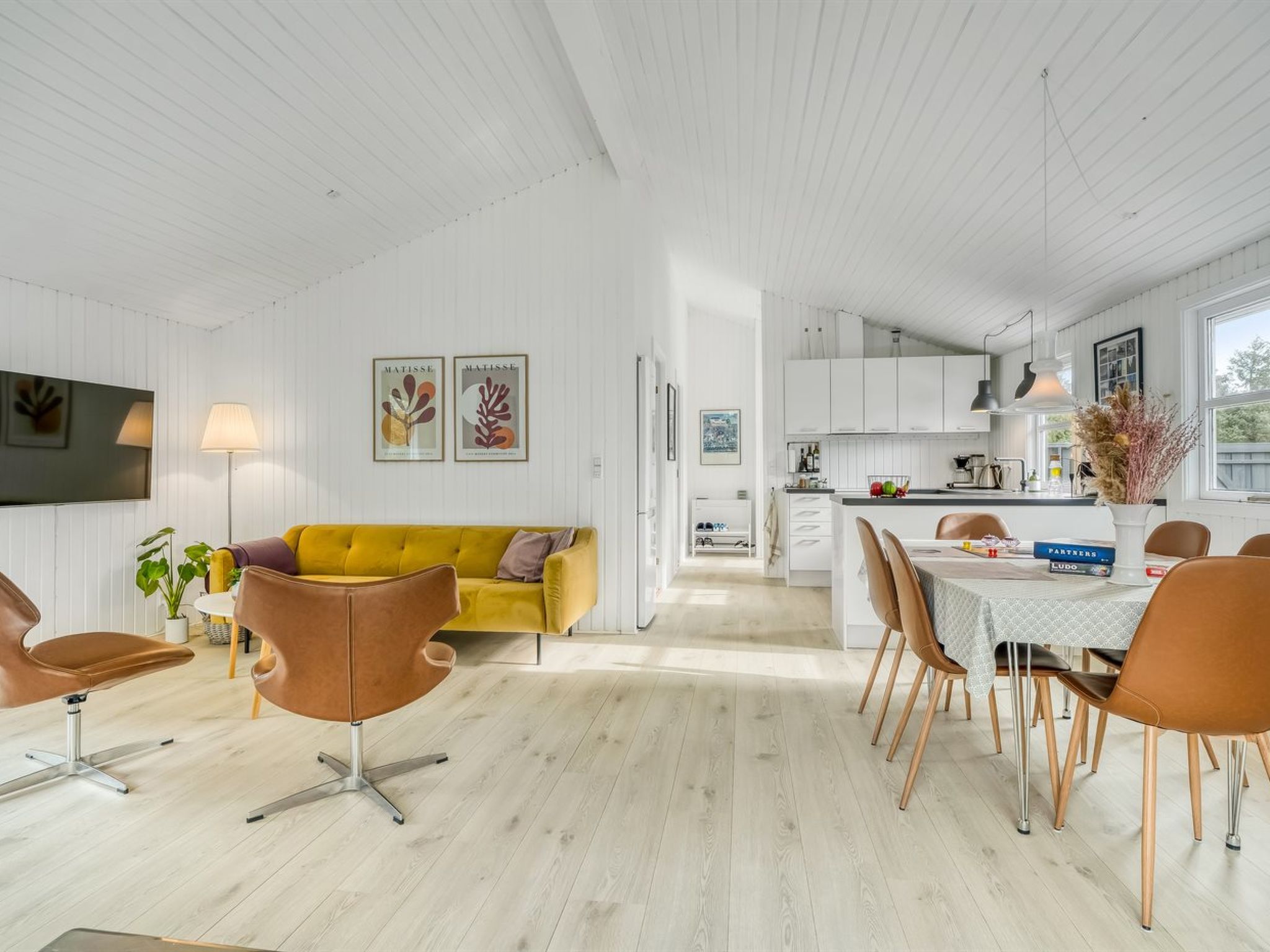 "Annamie" - 1.8km from the sea-Binnen