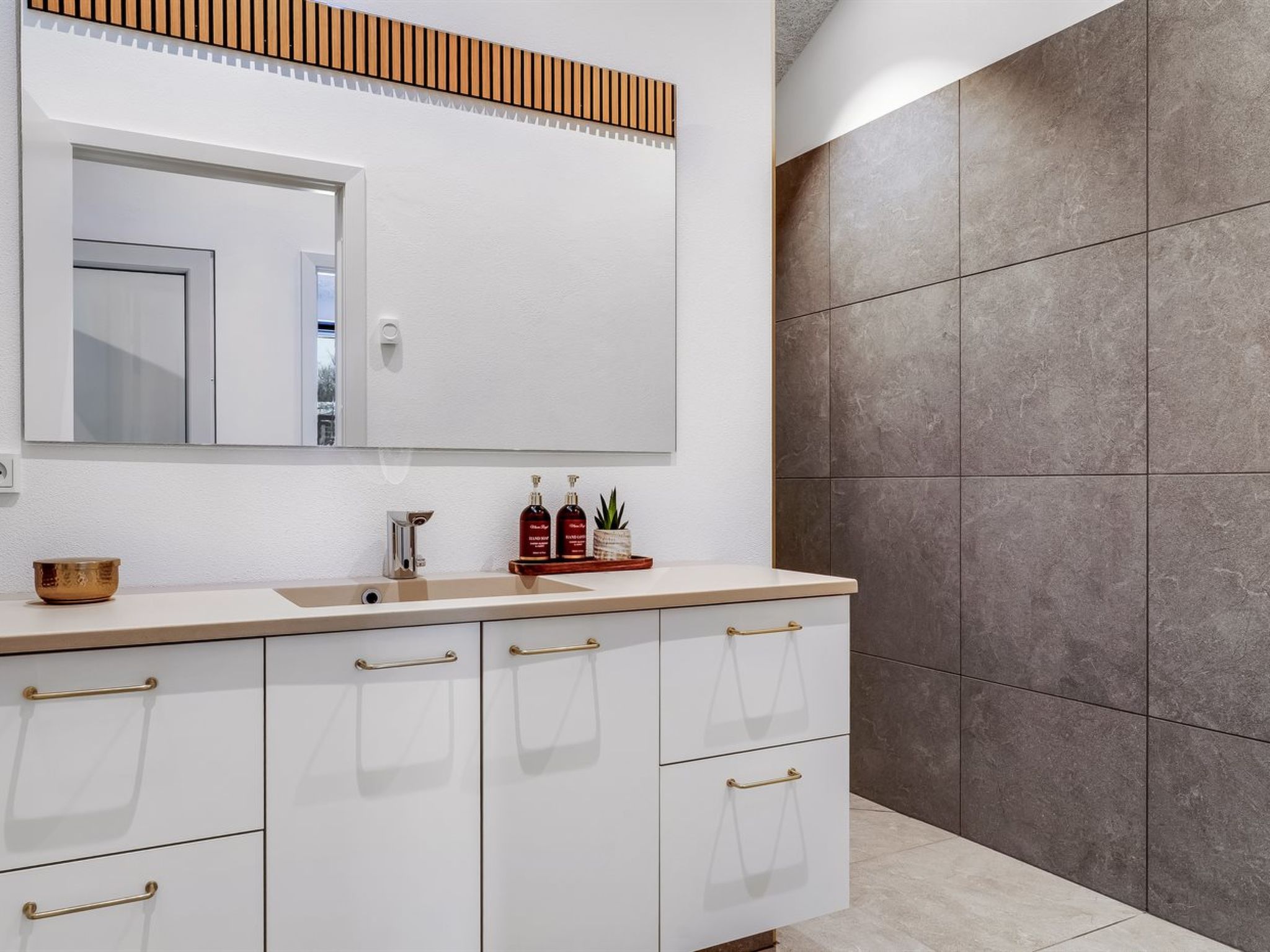 "Berta" - 2km from the sea-Binnen