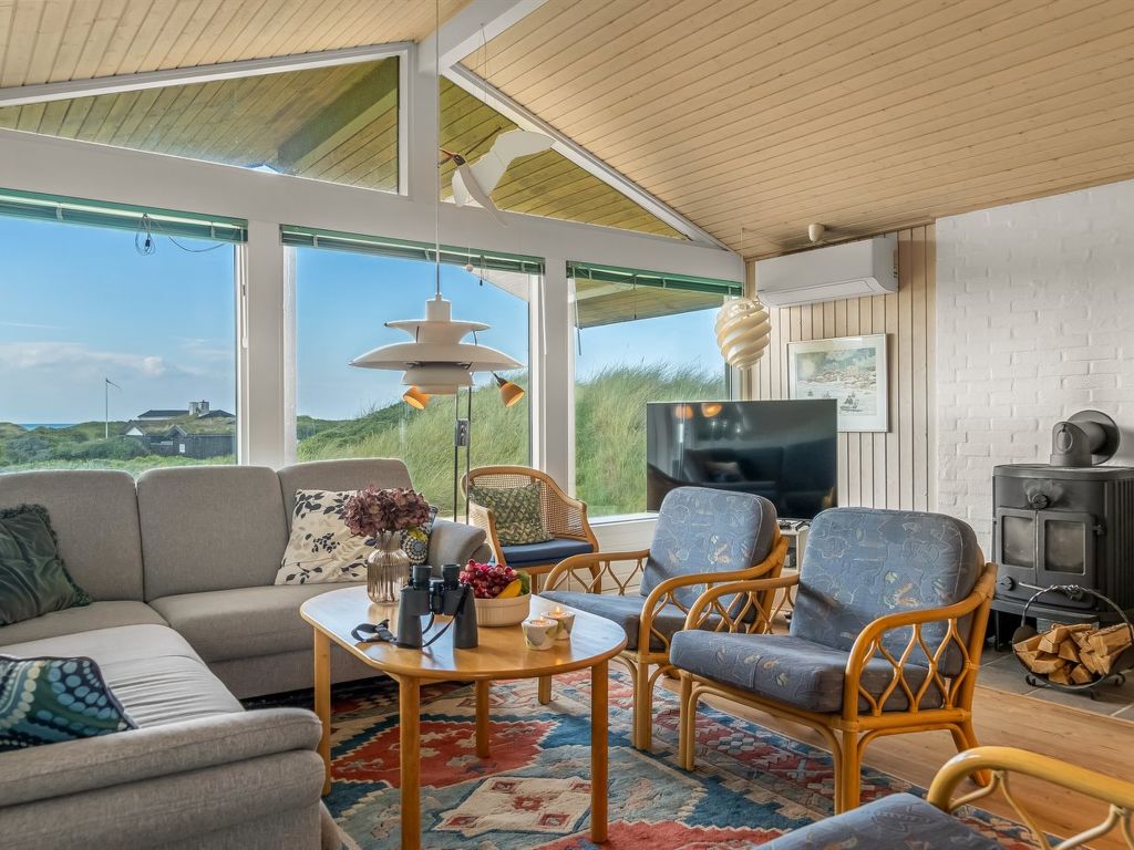 'Myrna' - 250m from the sea