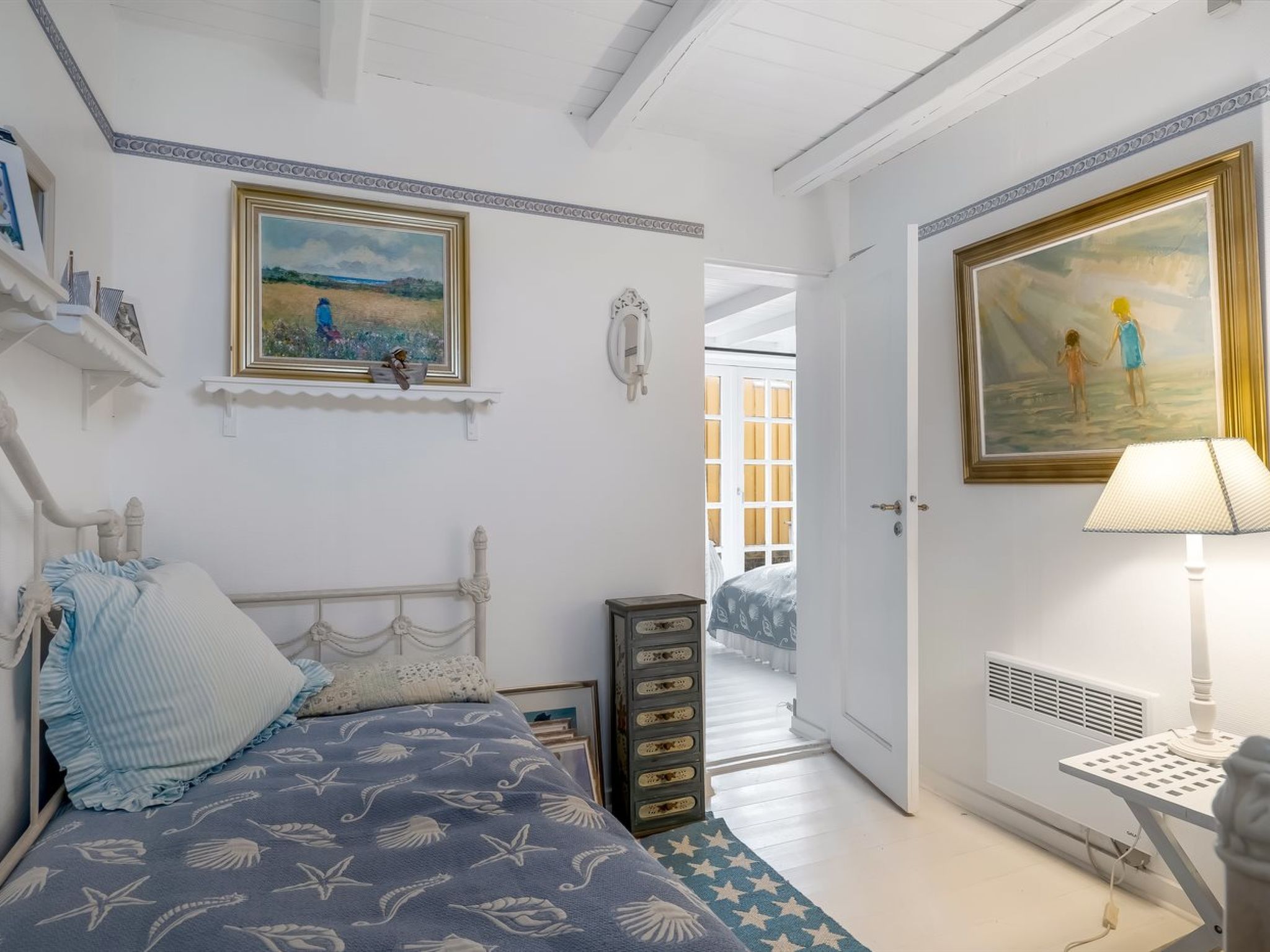 "Åsta" - 200m from the sea - Inside