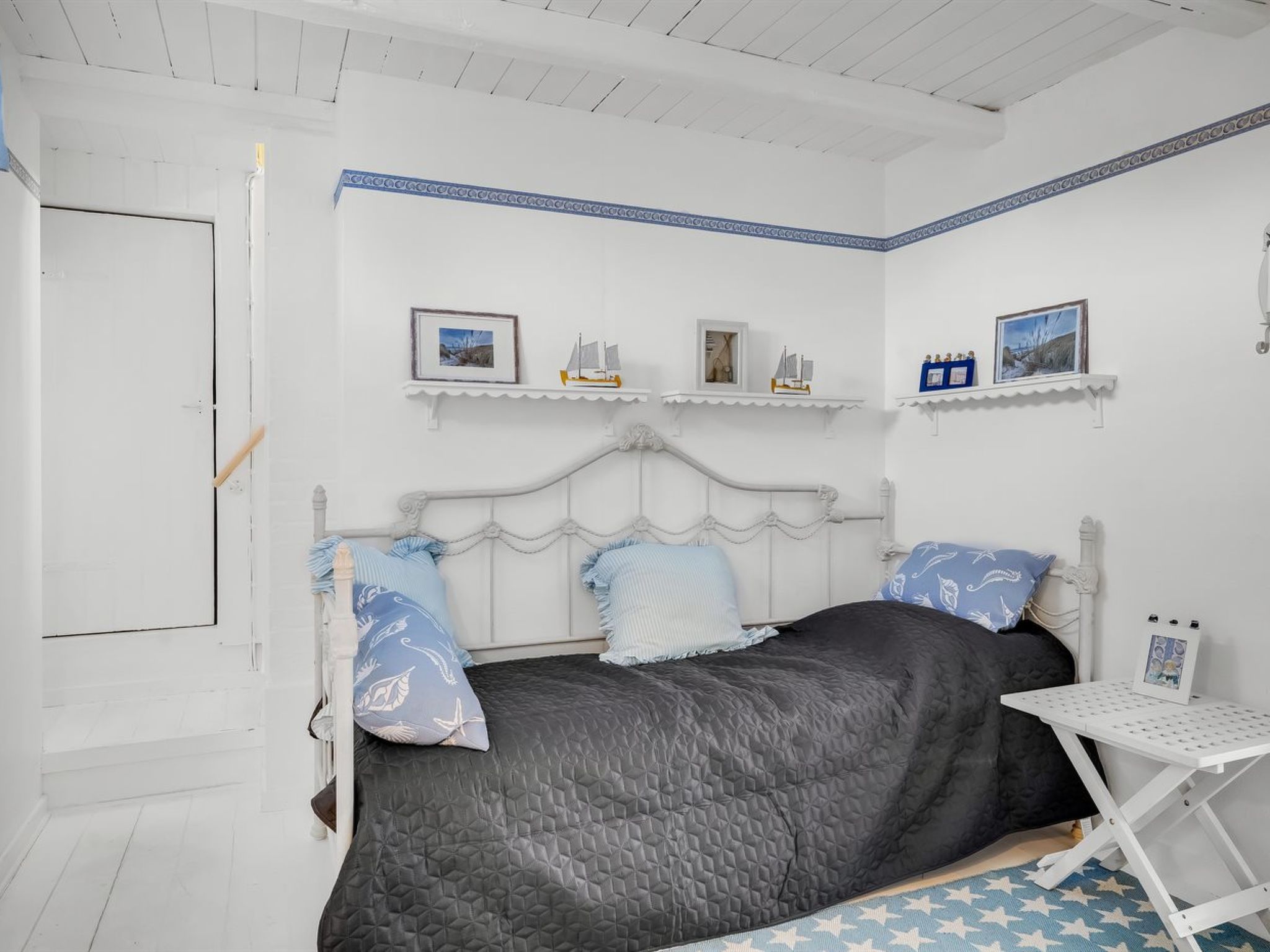 "Åsta" - 200m from the sea - Inside