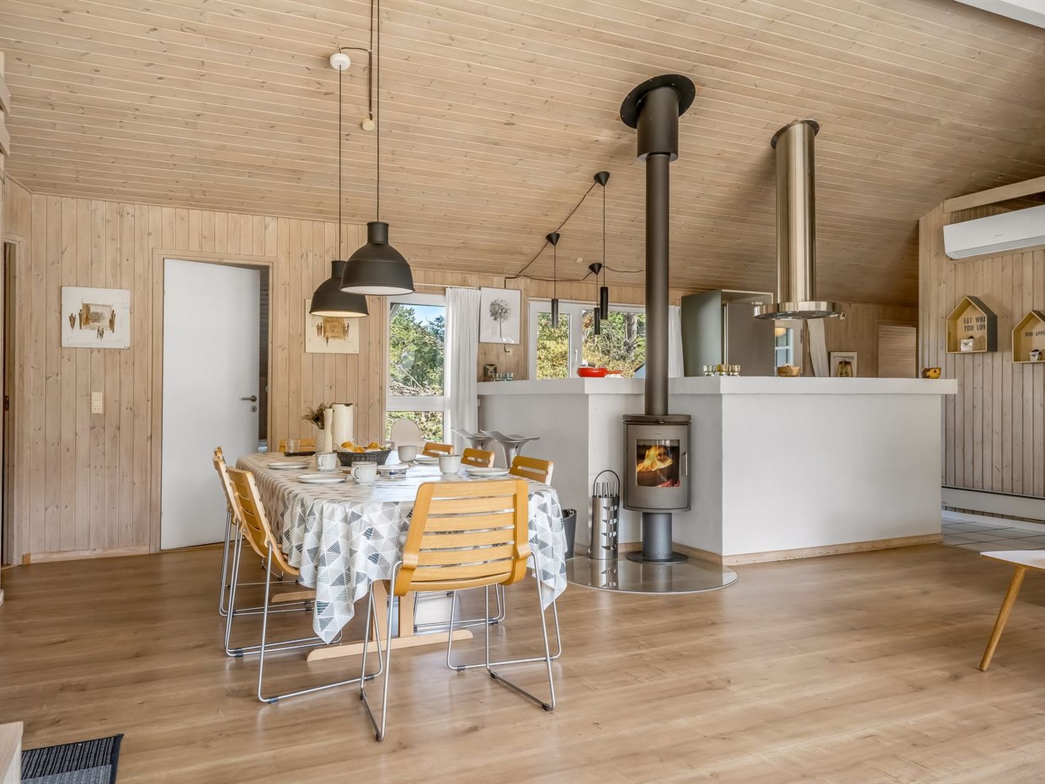 "Elja" - 1km from the sea - Binnen