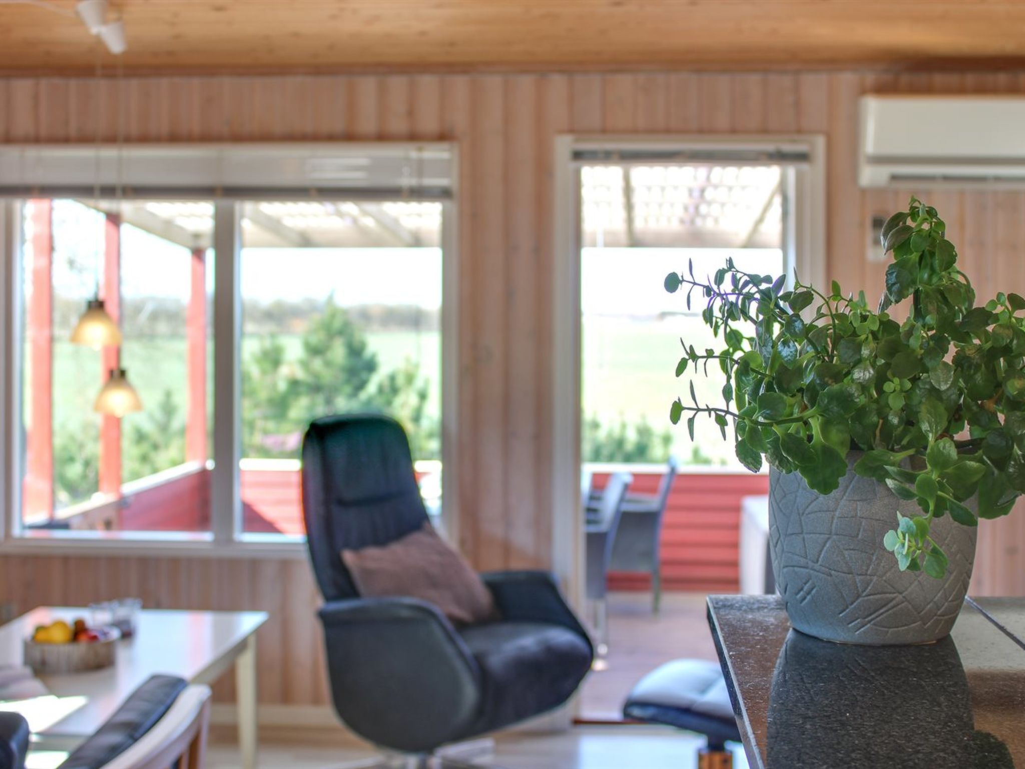 "Yanne" - 400m from the sea-Binnen