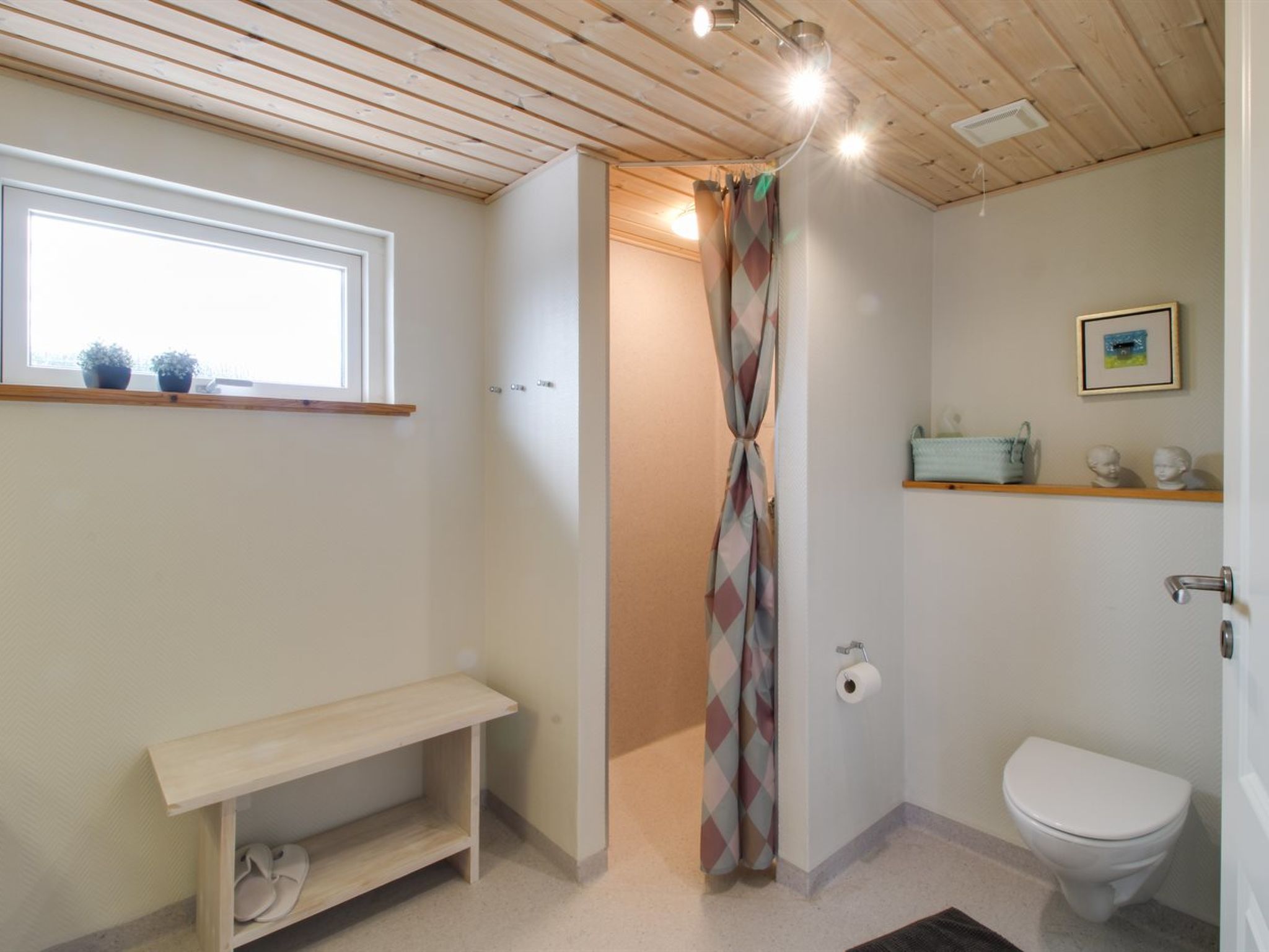 "Shaya" - 500m from the sea - Binnen