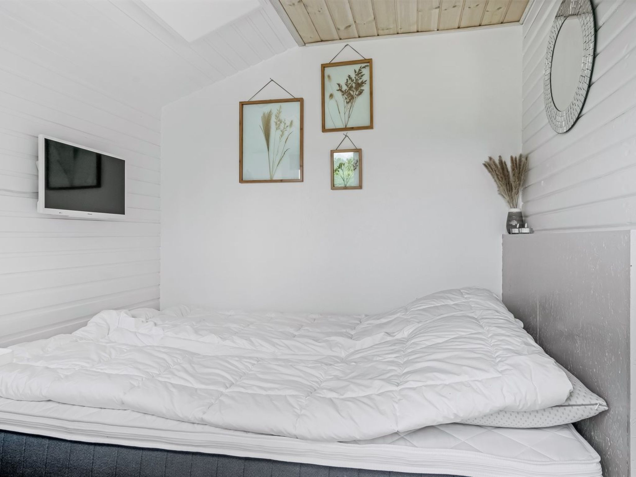 "Ingiald" - 600m from the sea-Inside