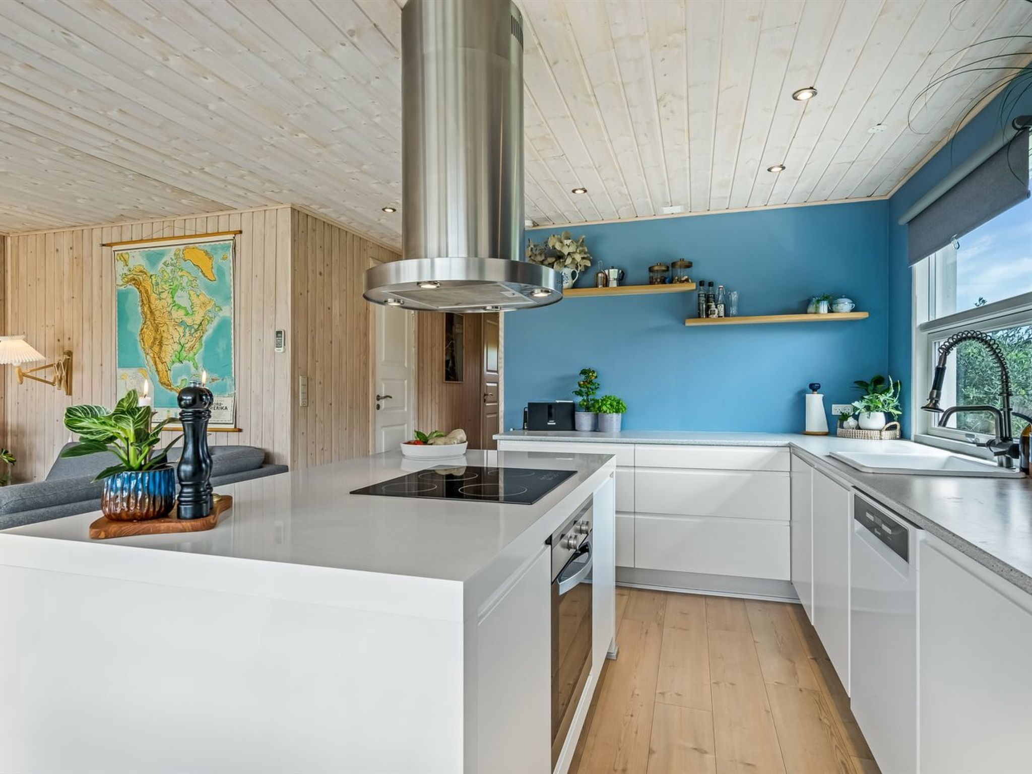 "Ingiald" - 600m from the sea-Inside