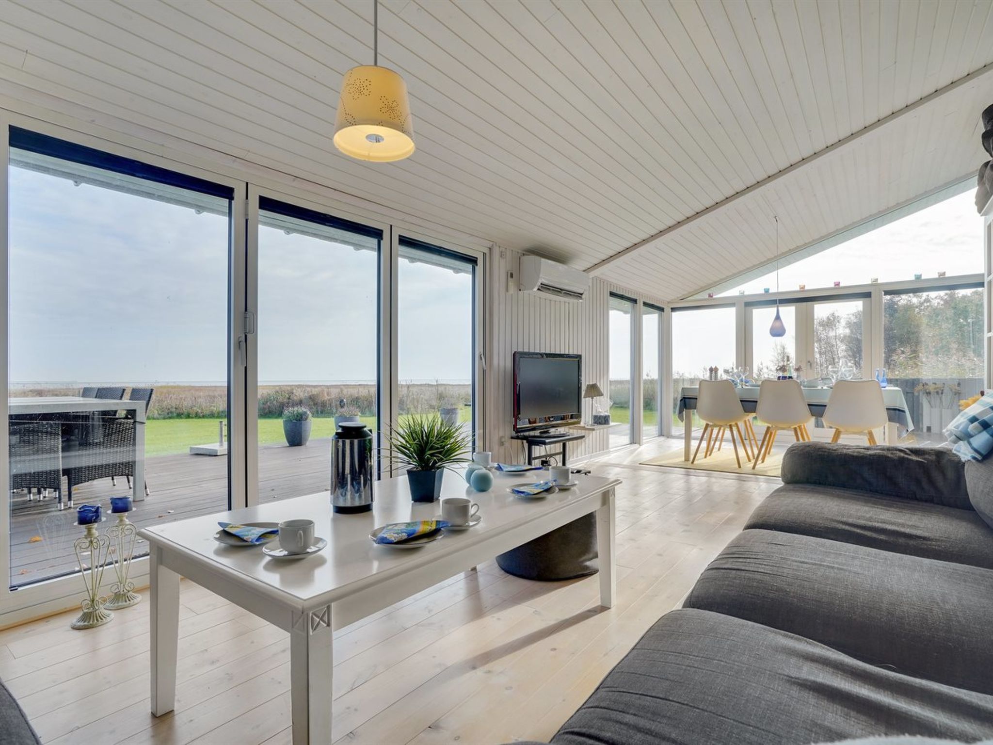 "Gisa" -  from the sea-Binnen