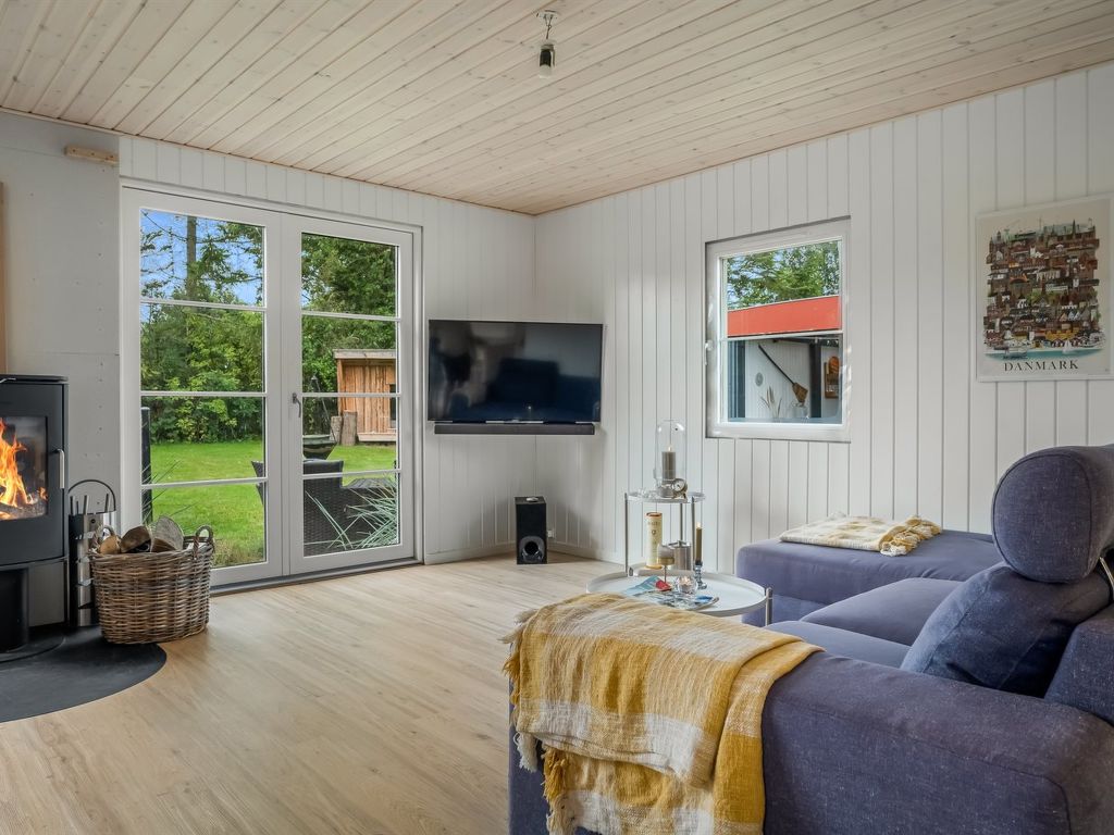 'Neea' - 280m from the sea