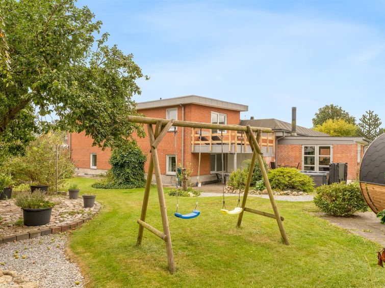 Luxe vakantiehuis in Hadsund met whirlpool voor 26 personen in Hadsund