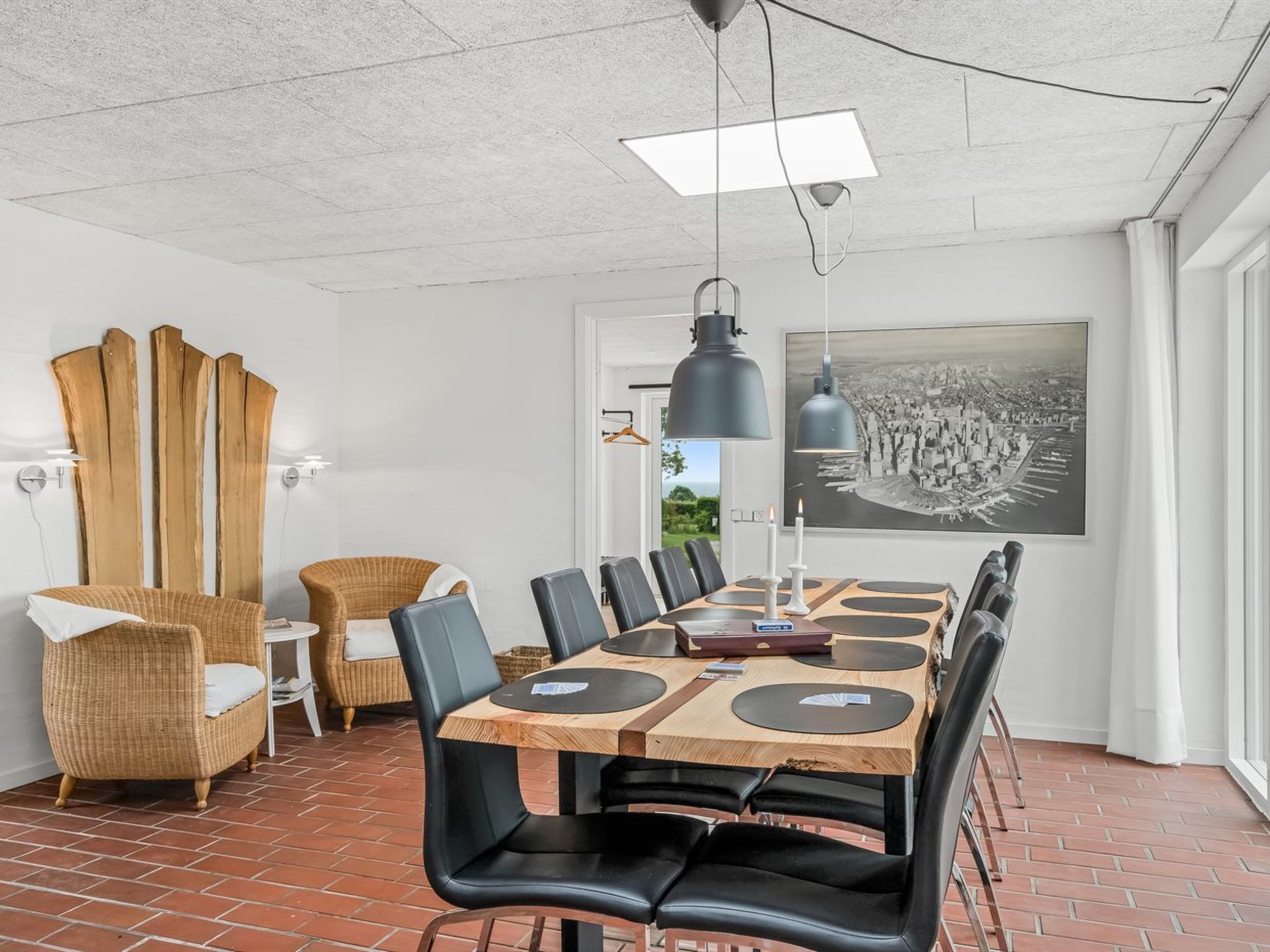 "Tonna" -  from the sea-Binnen