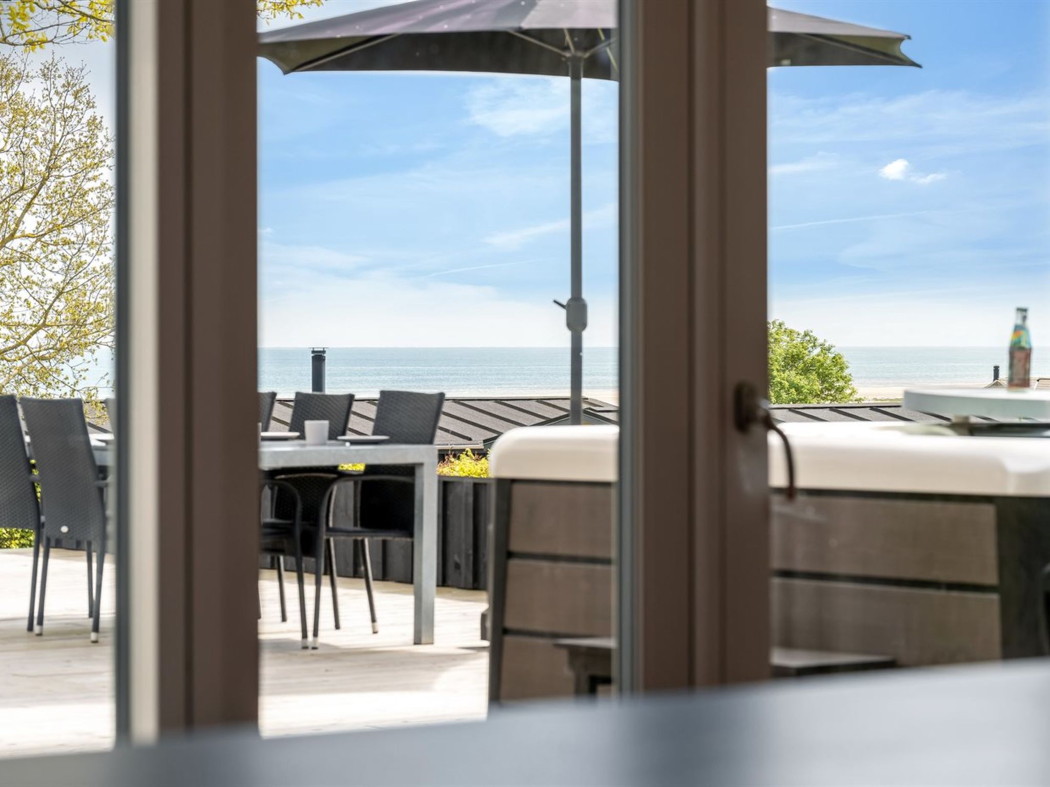 "Tonna" -  from the sea-Buiten