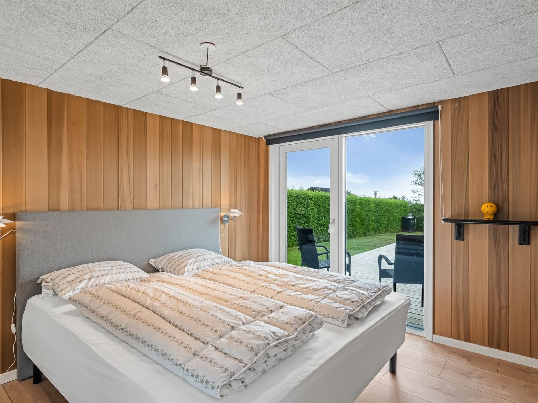 "Tonna" -  from the sea-Binnen