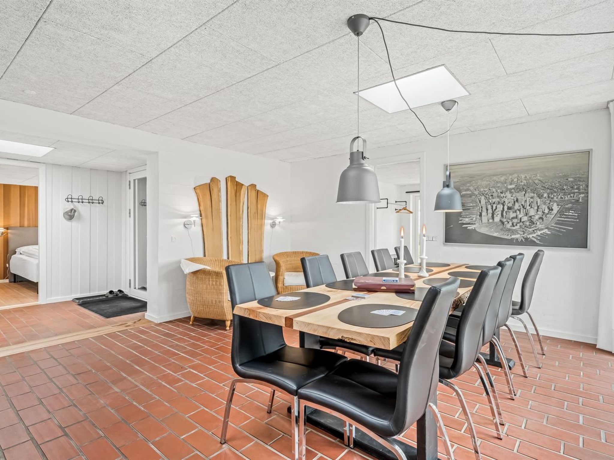 "Tonna" -  from the sea-Binnen