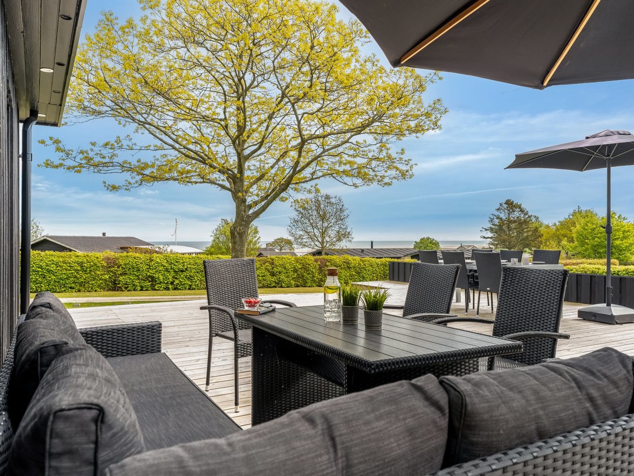 "Tonna" -  from the sea-Buiten