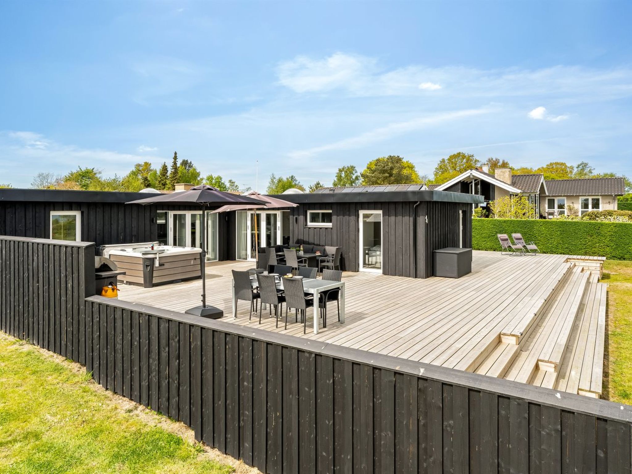 "Tonna" -  from the sea-Buiten