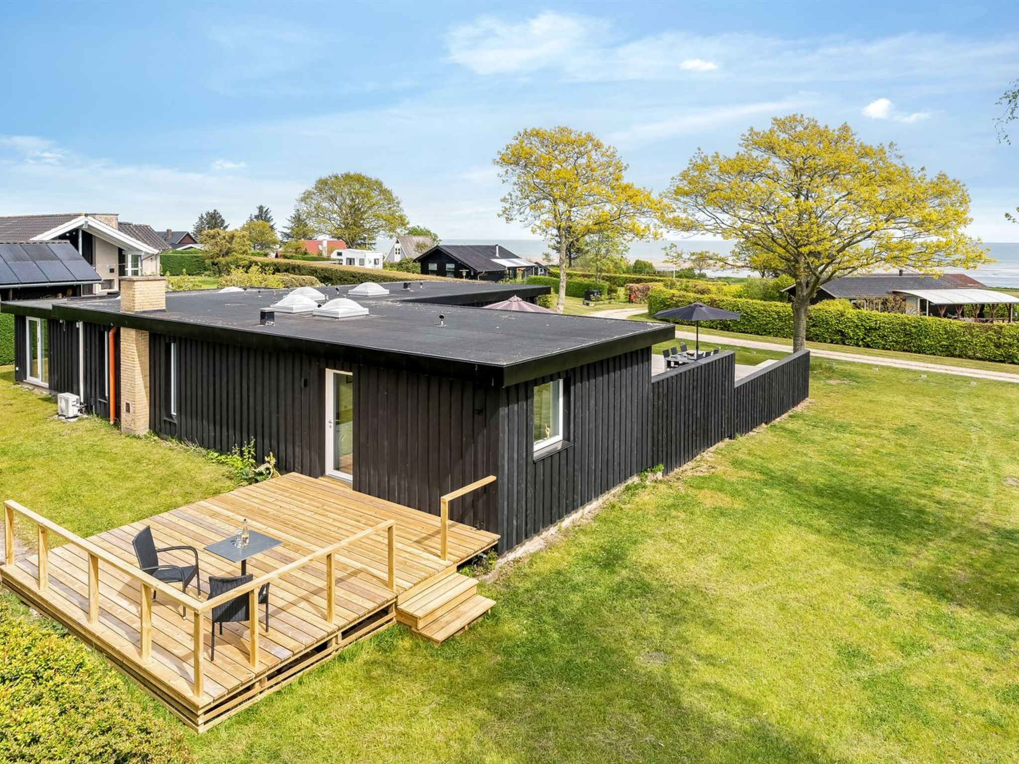 "Tonna" -  from the sea-Buiten