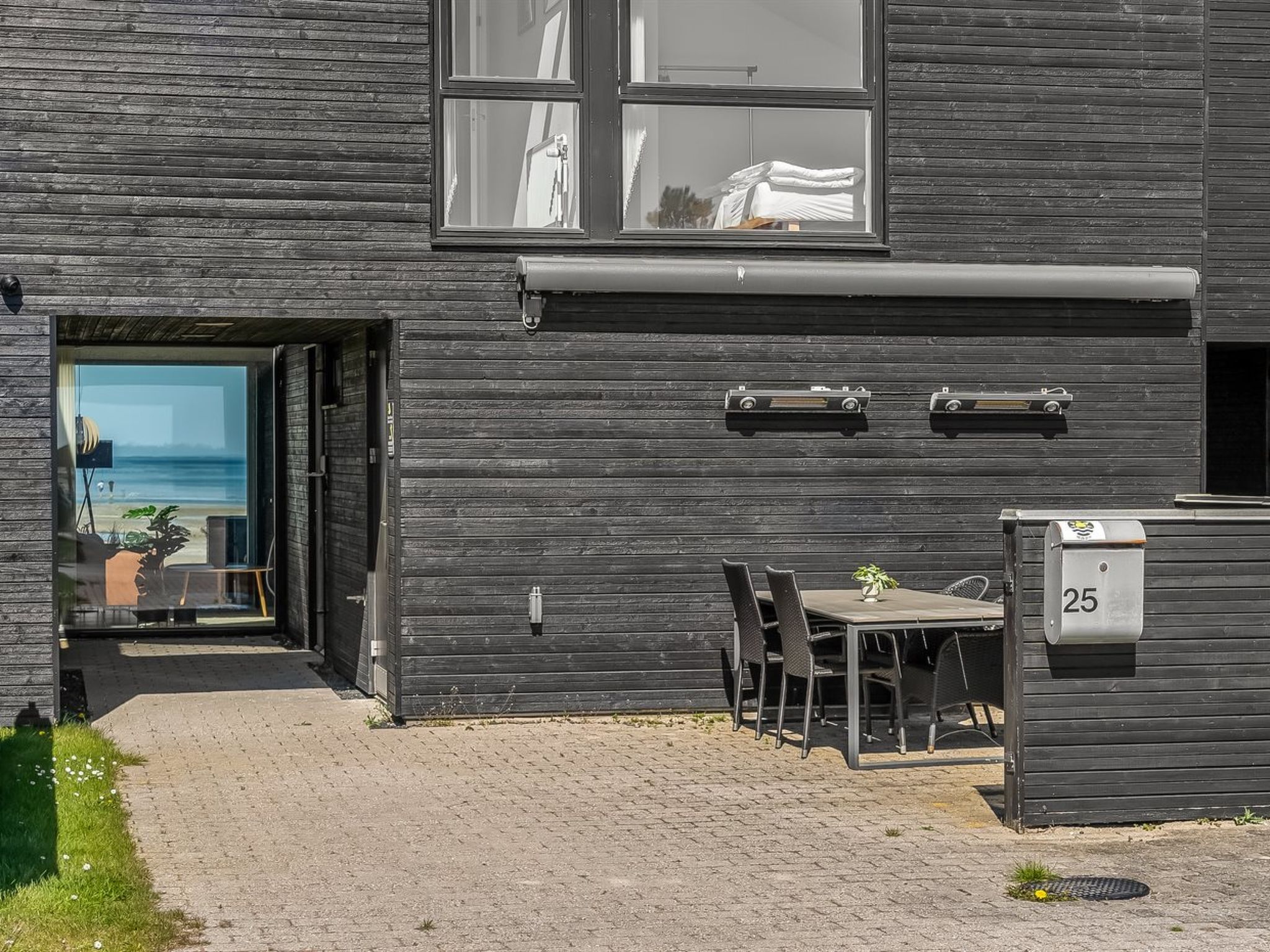 "Chayton" - 10m from the sea