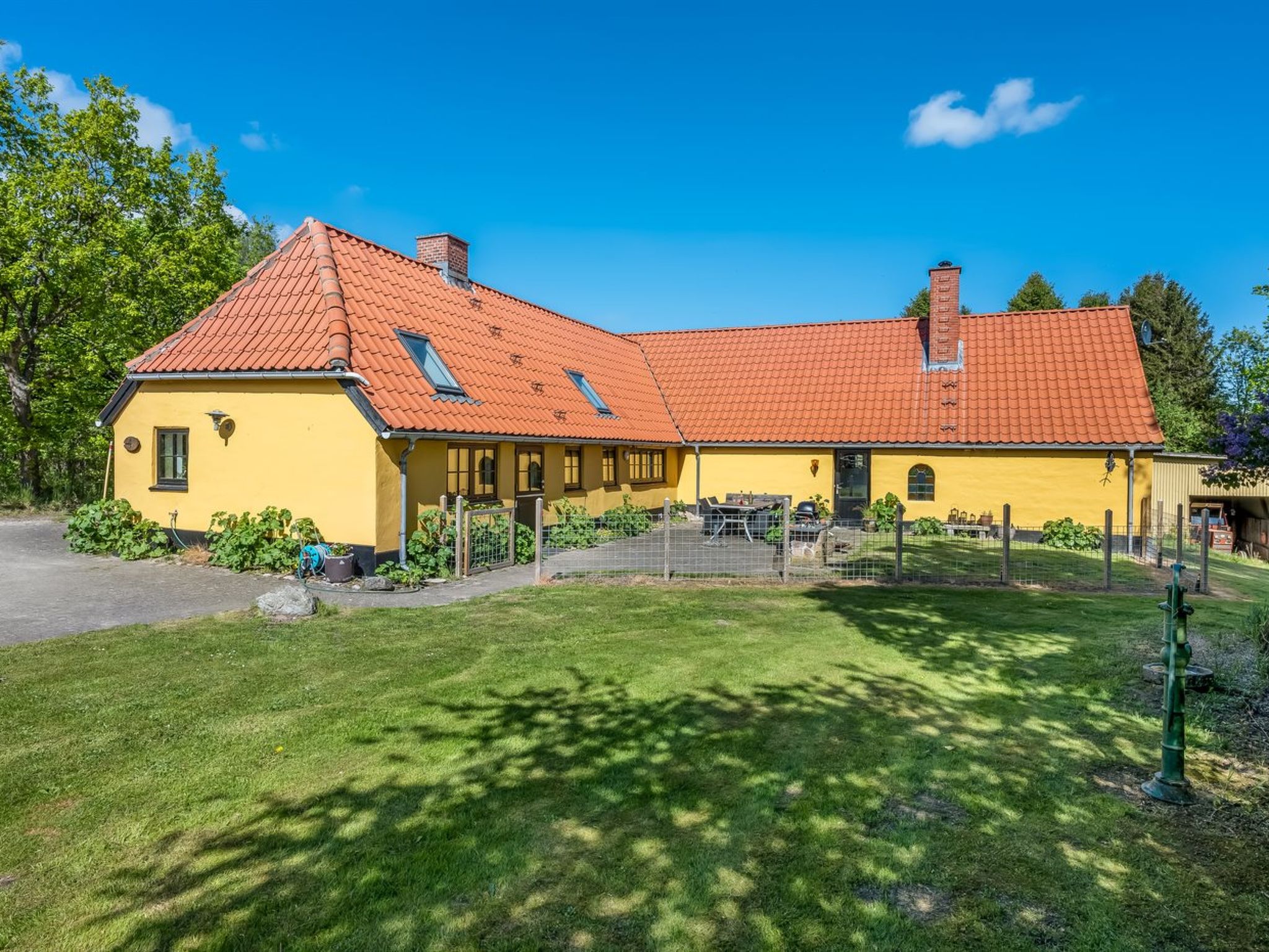 "Aika" - 1.6km to the fjord - Outside