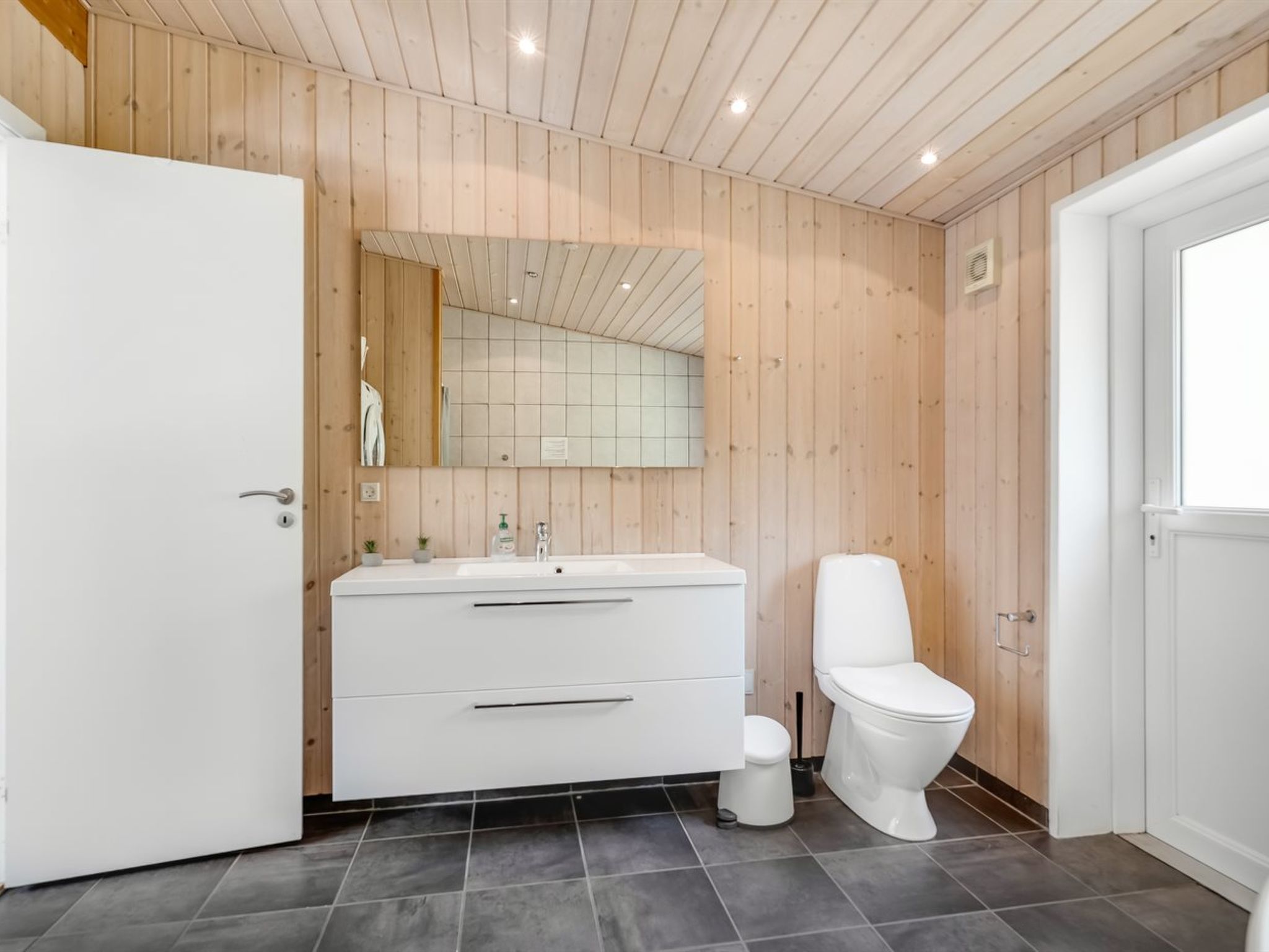 "Nakke" - 900m from the sea - Binnen