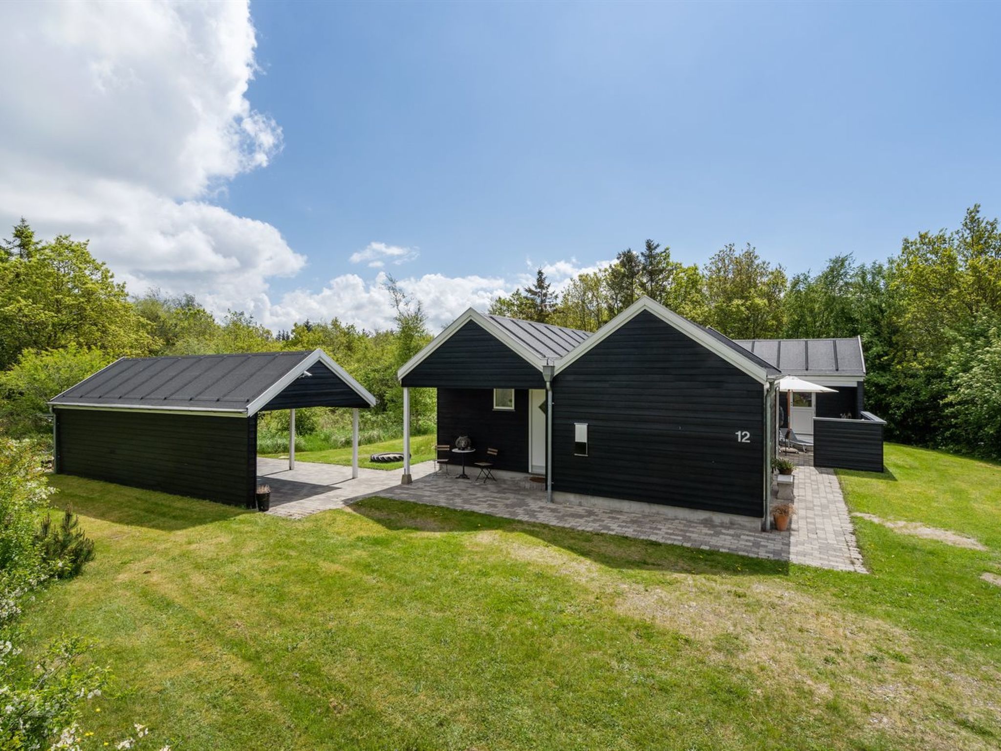 "Eireen" - 600m to the fjord-Buiten