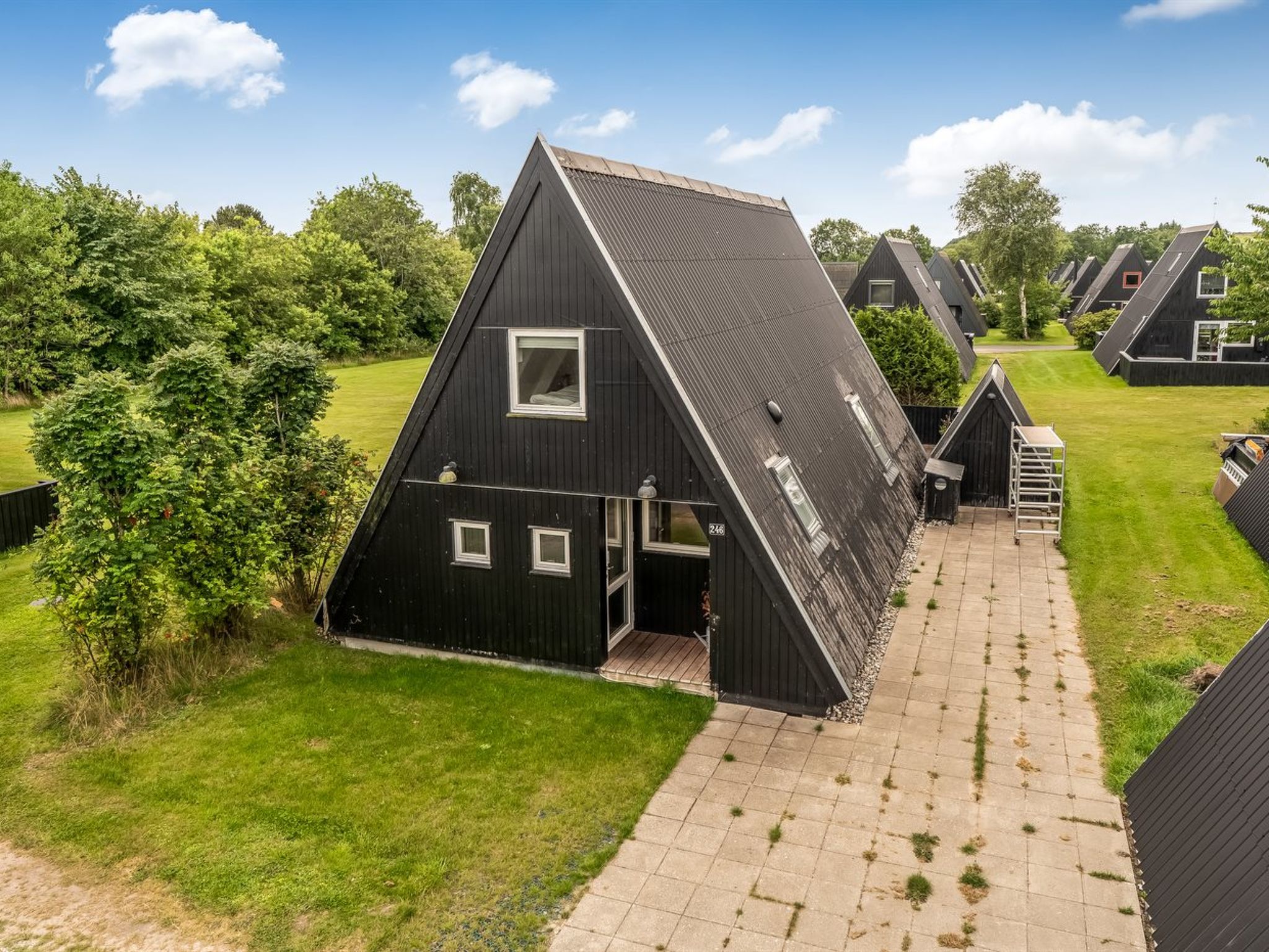 "Ernstine" — House (5 of 23)