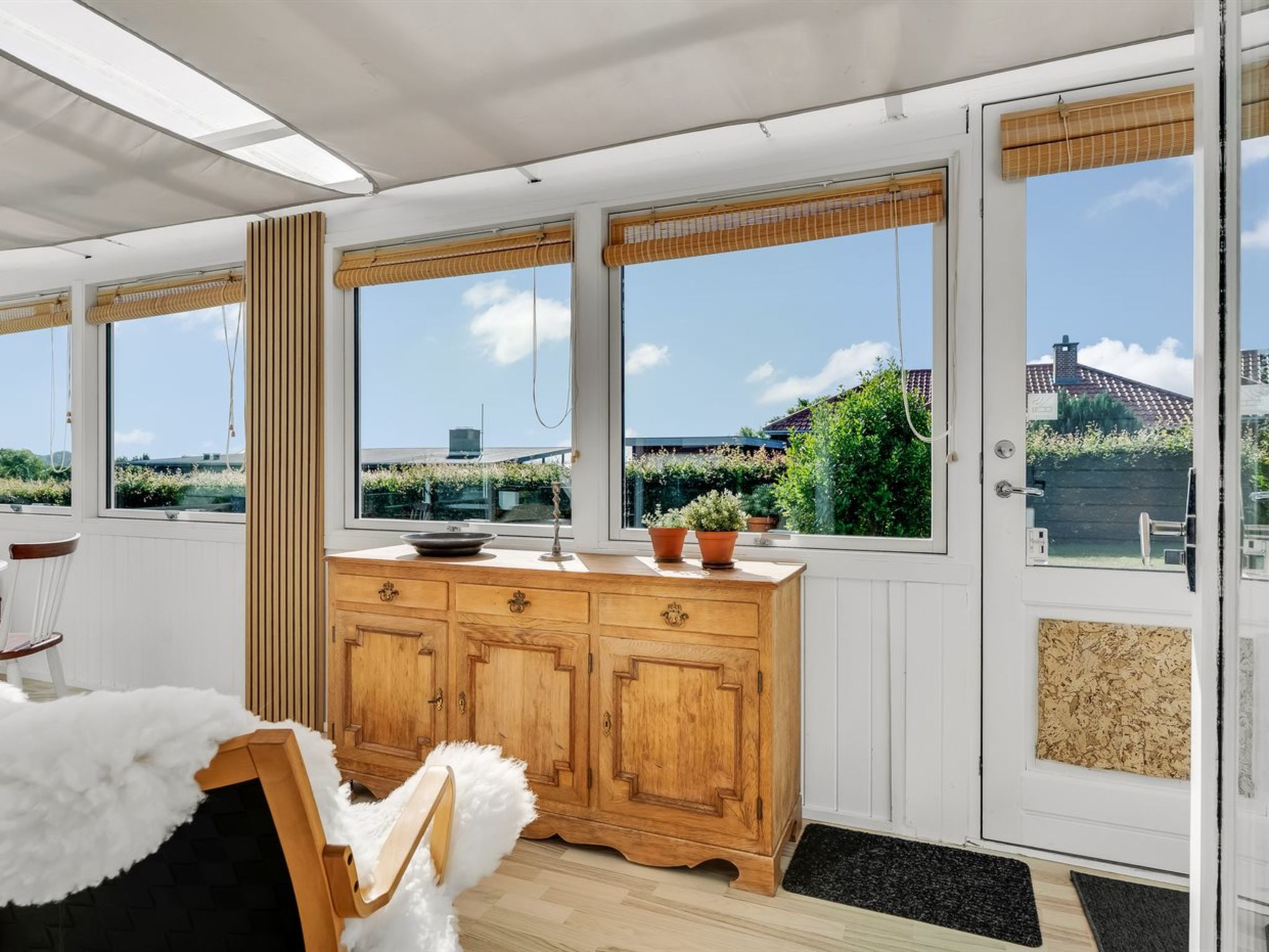 "Hjalma" - 250m to the fjord - Inside