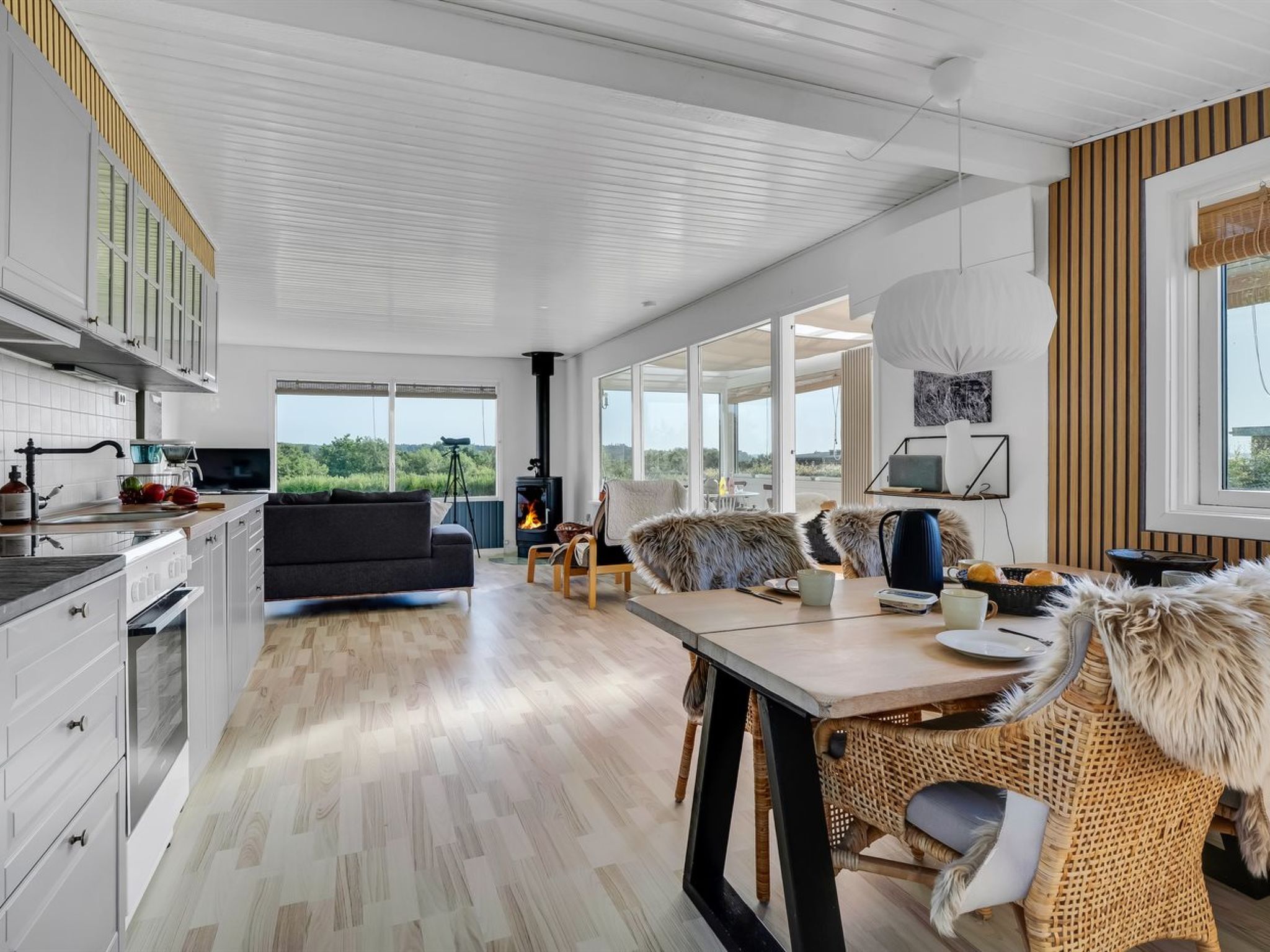 "Hjalma" - 250m to the fjord - Inside