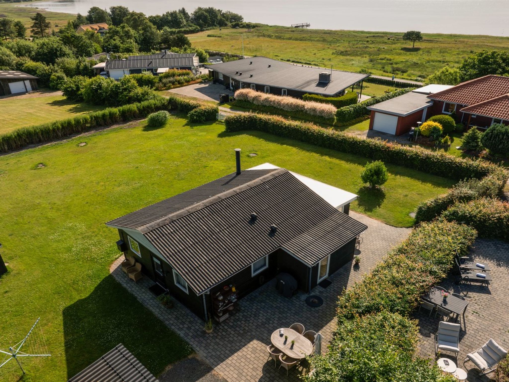 "Hjalma" - 250m to the fjord - Outside