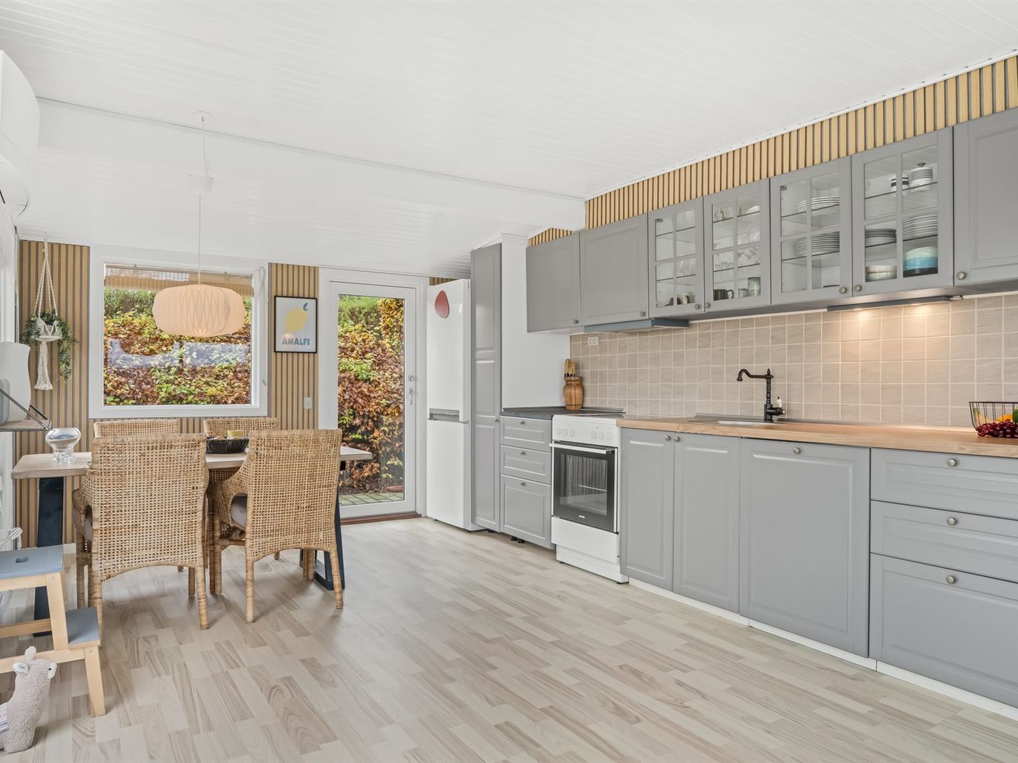 "Hjalma" - 250m to the fjord-Inside