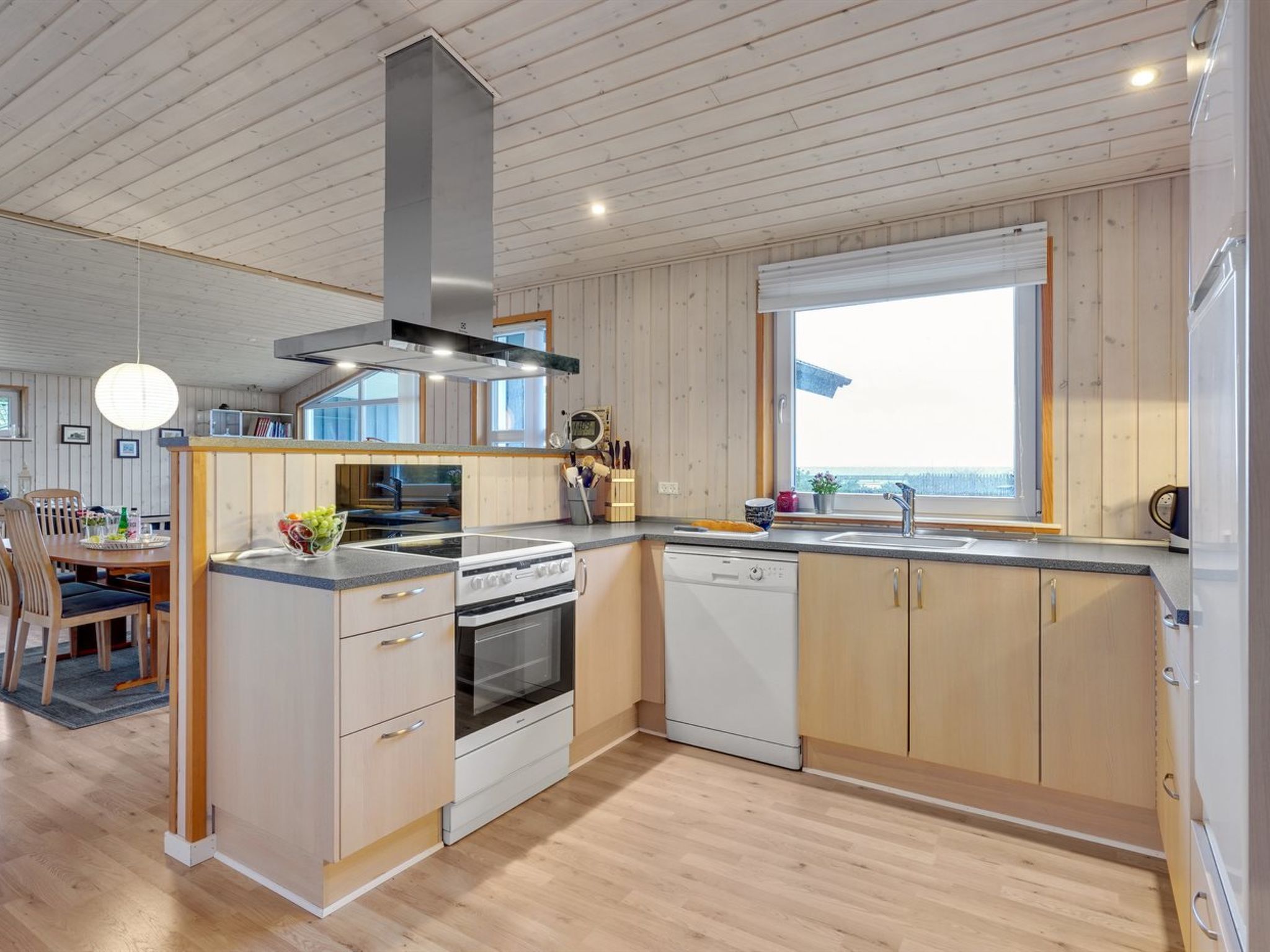 "Awenita" - 50m to the fjord-Binnen