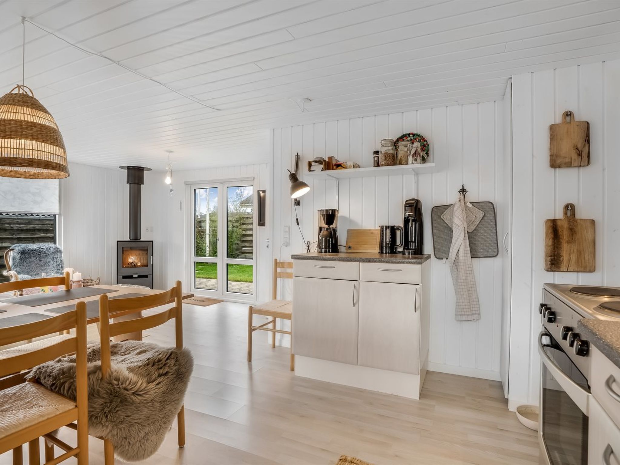 "Kielo" - 200m to the fjord-Drinnen