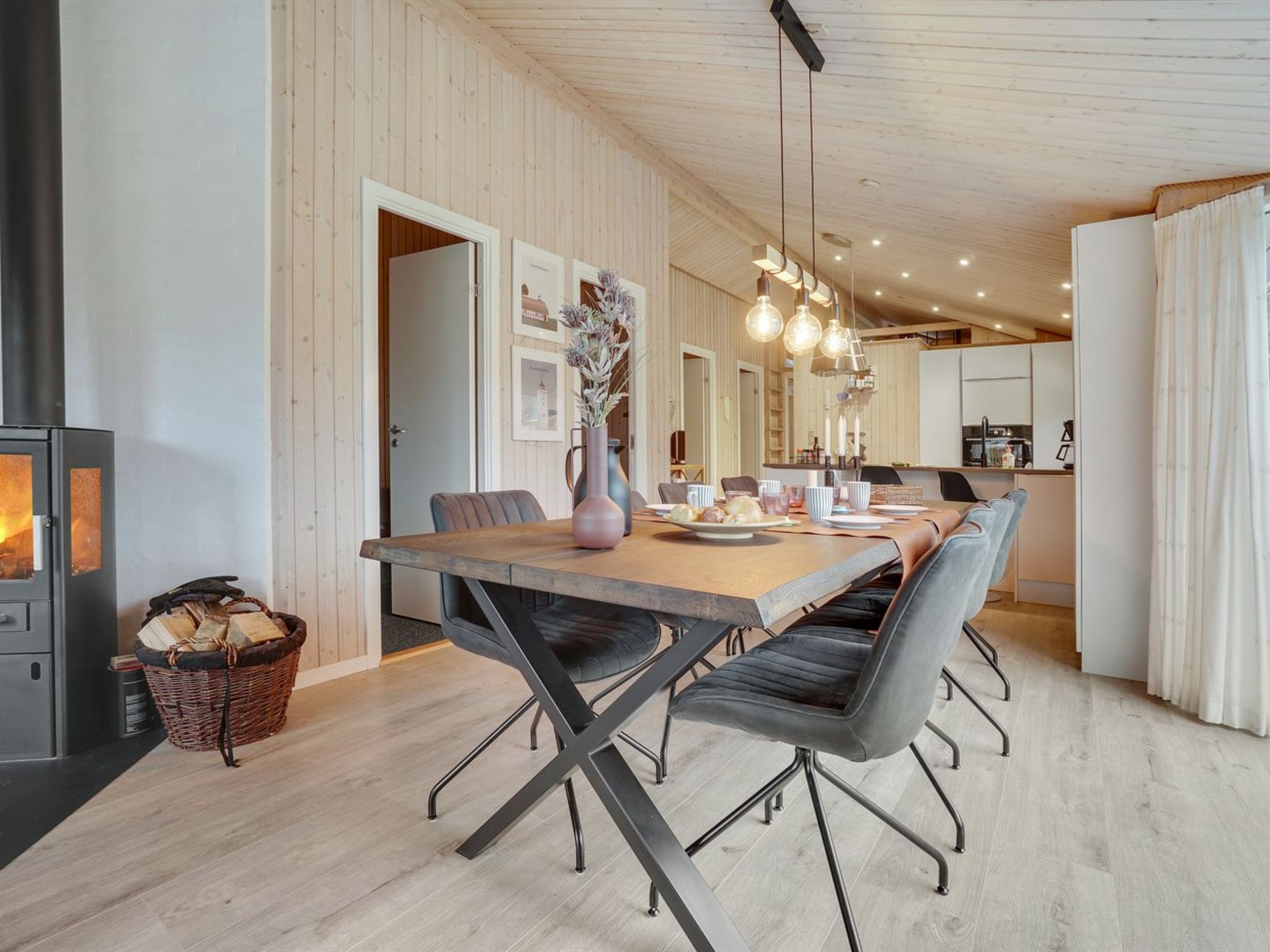 "Sighbiorn" - 950m from the sea - Binnen