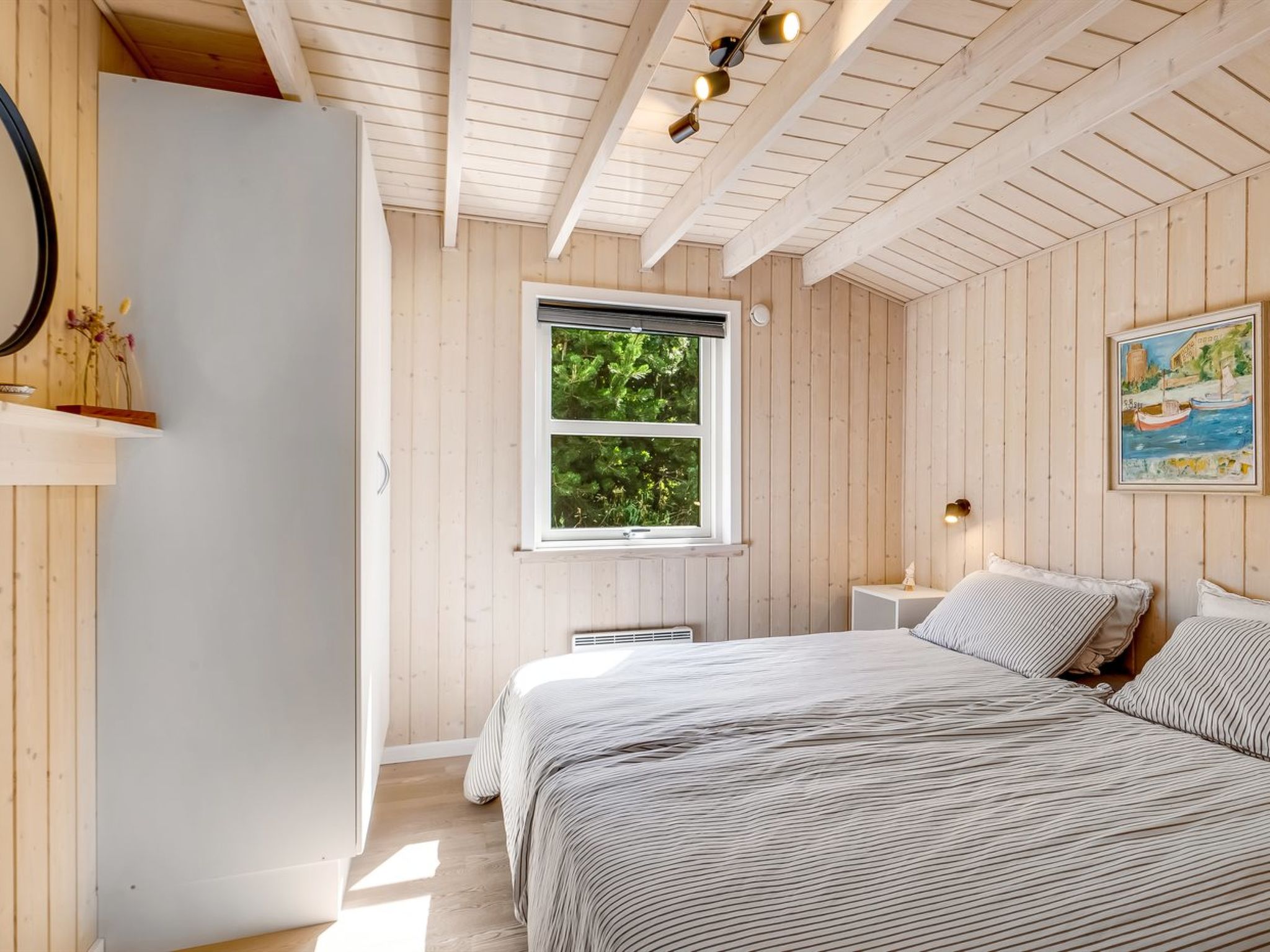 "Yngve" - 3.5km from the sea - Binnen