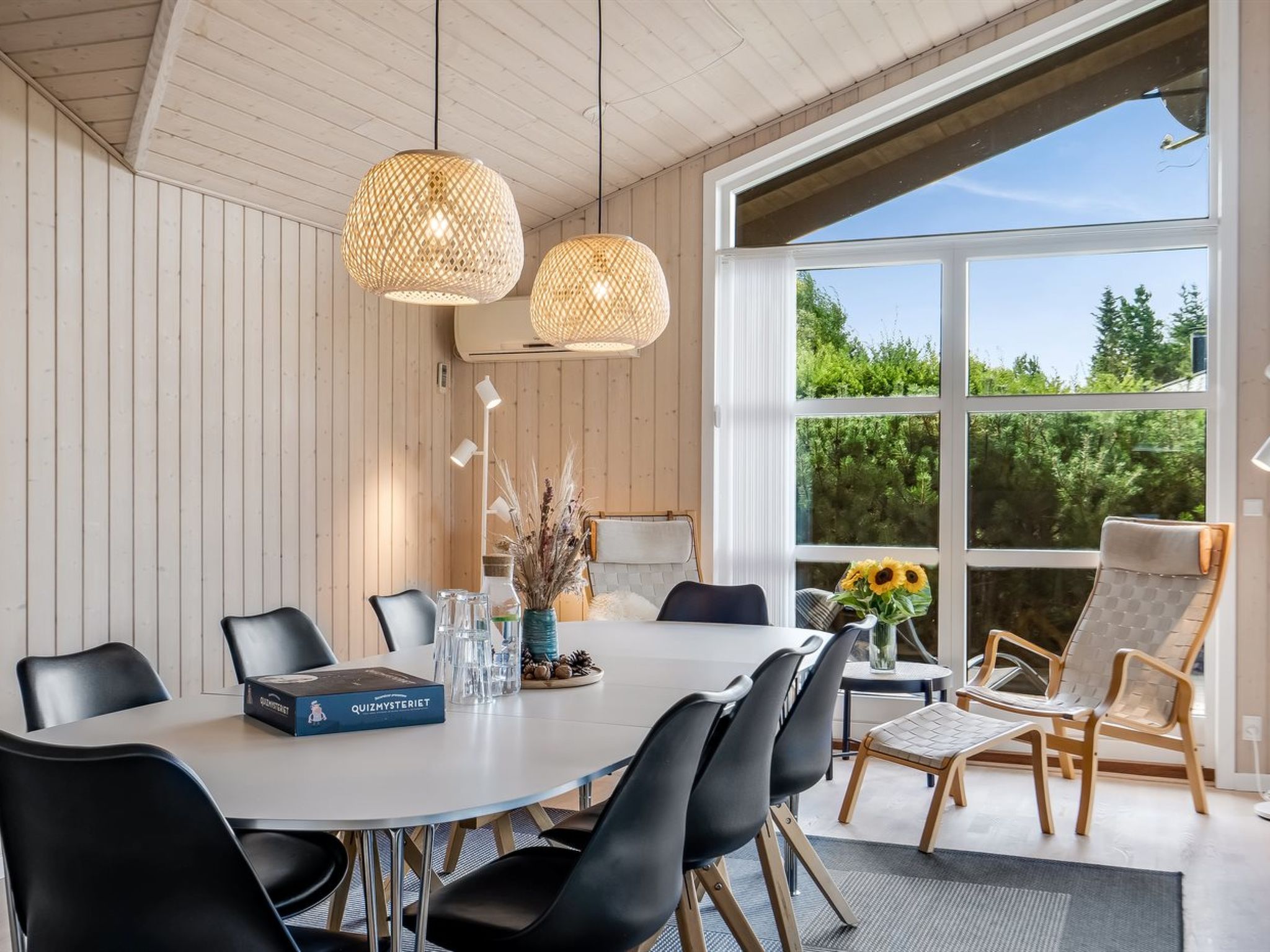 "Yngve" - 3.5km from the sea - Binnen