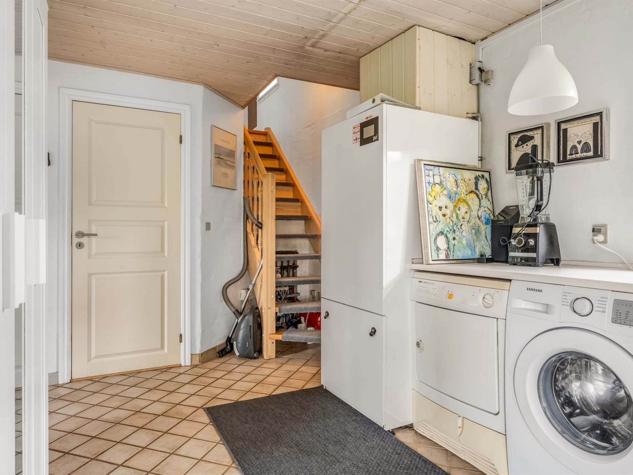 "Elza" - 2.5km from the sea - Binnen