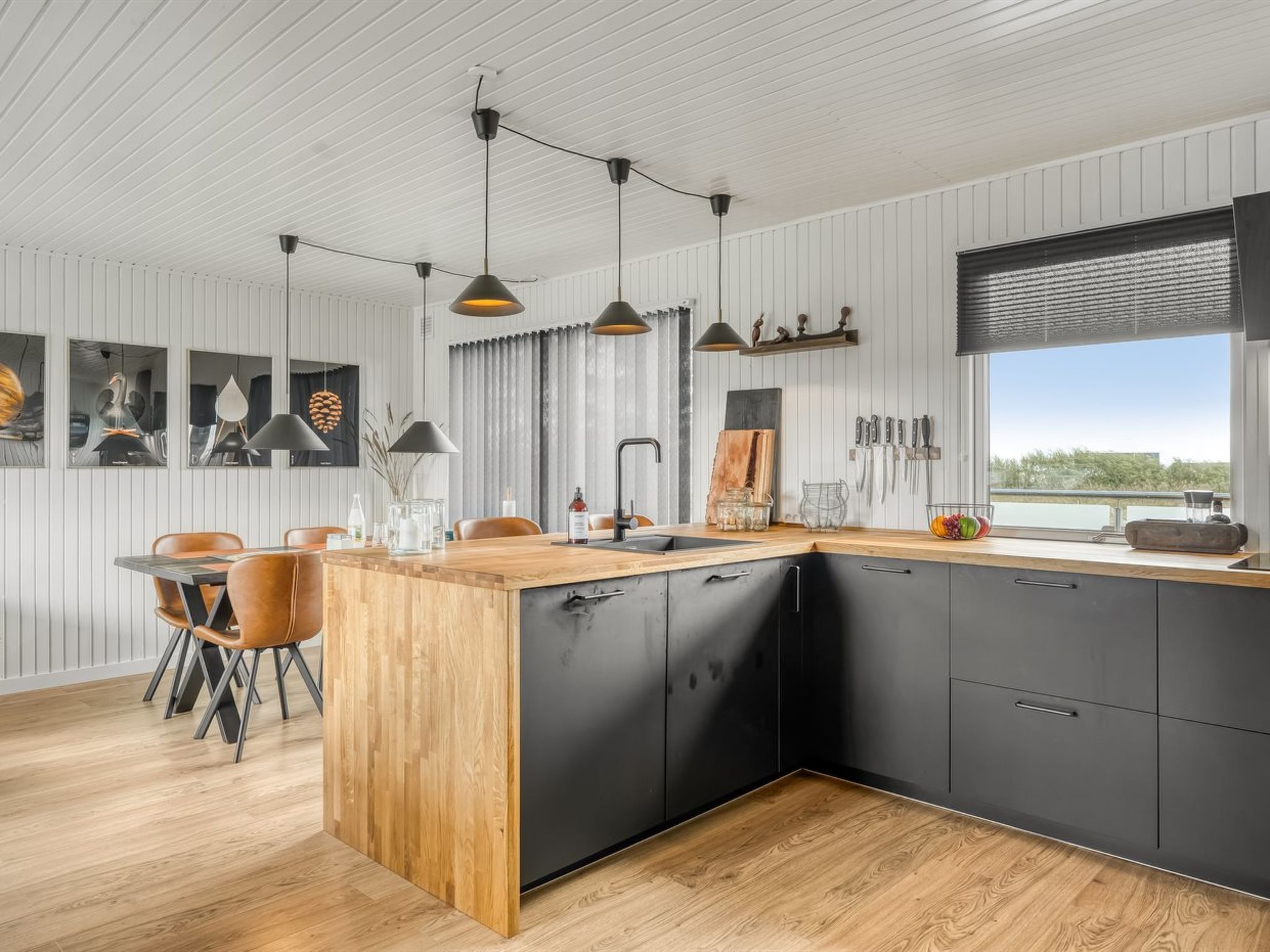 "Sarika" - 500m from the sea - Binnen
