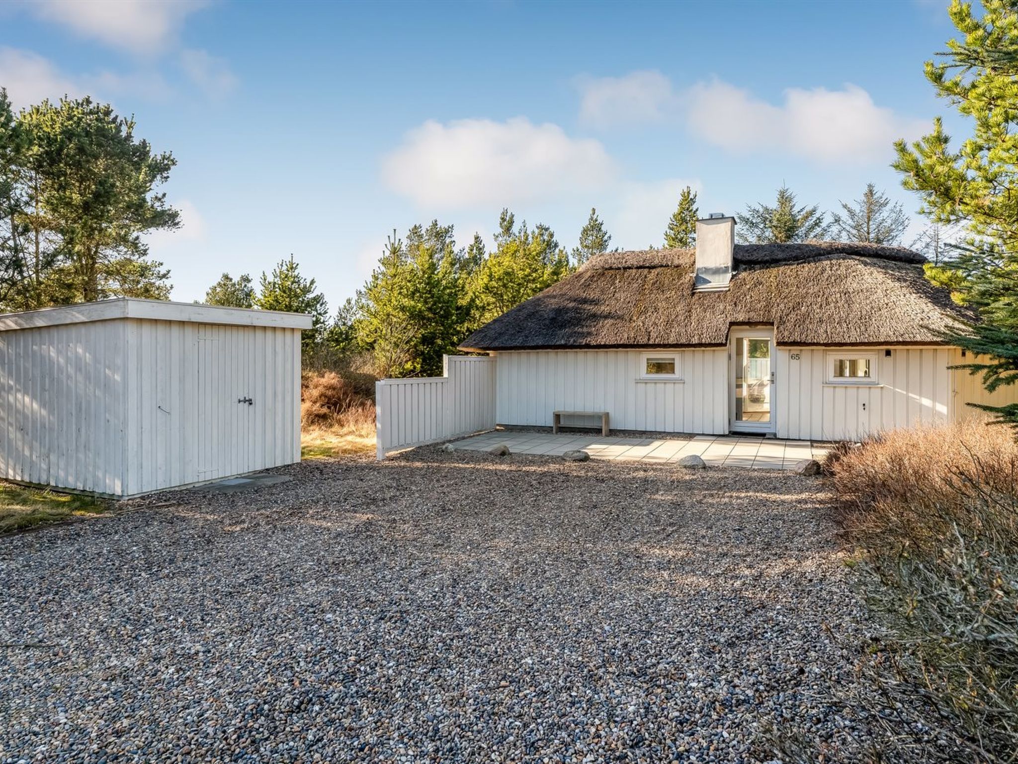 "Udder" - 1.3km from the sea - Outside