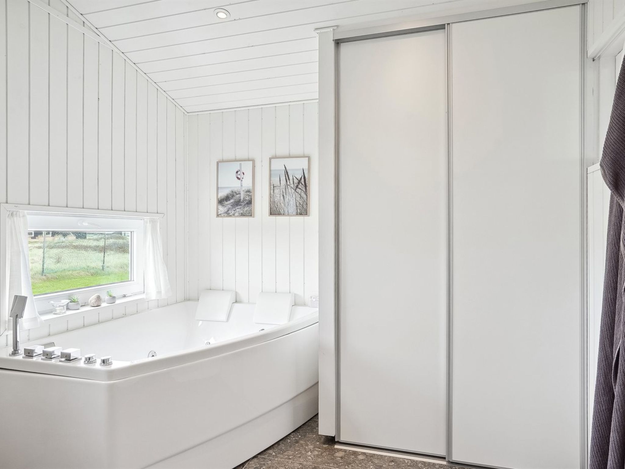 "Dyri" - 75m from the sea - Drinnen