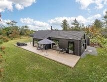 "Hildegard" - 1.5km from the sea